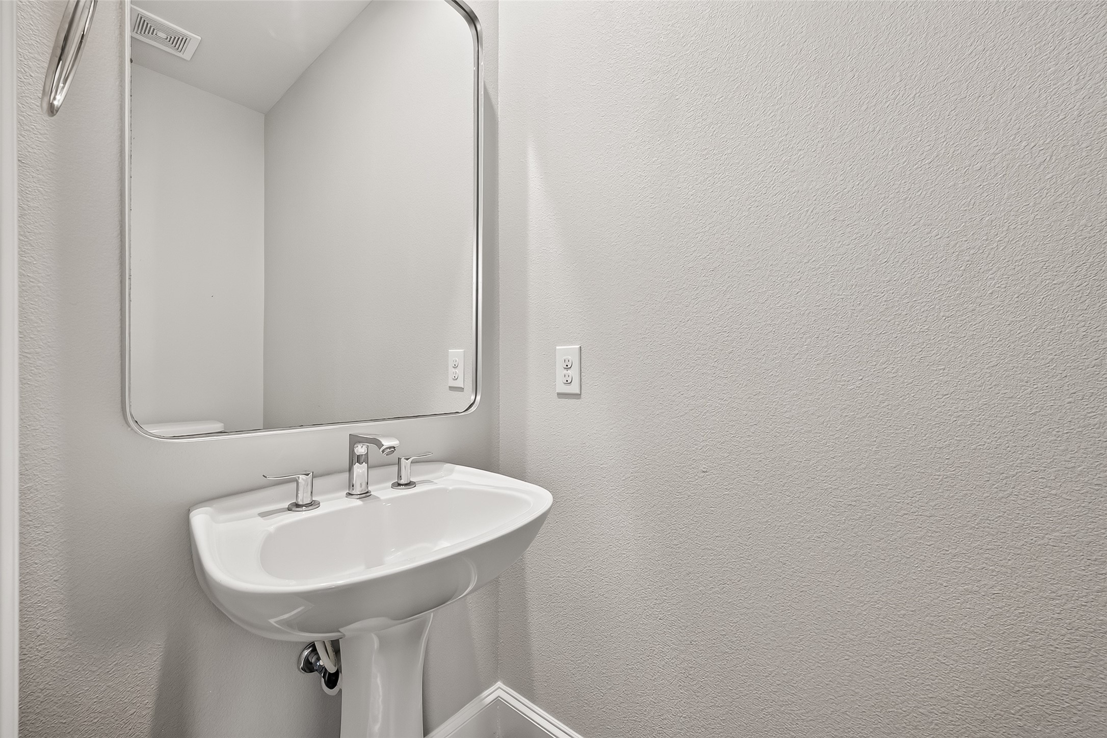 9656 Knight Road Property Photo 32