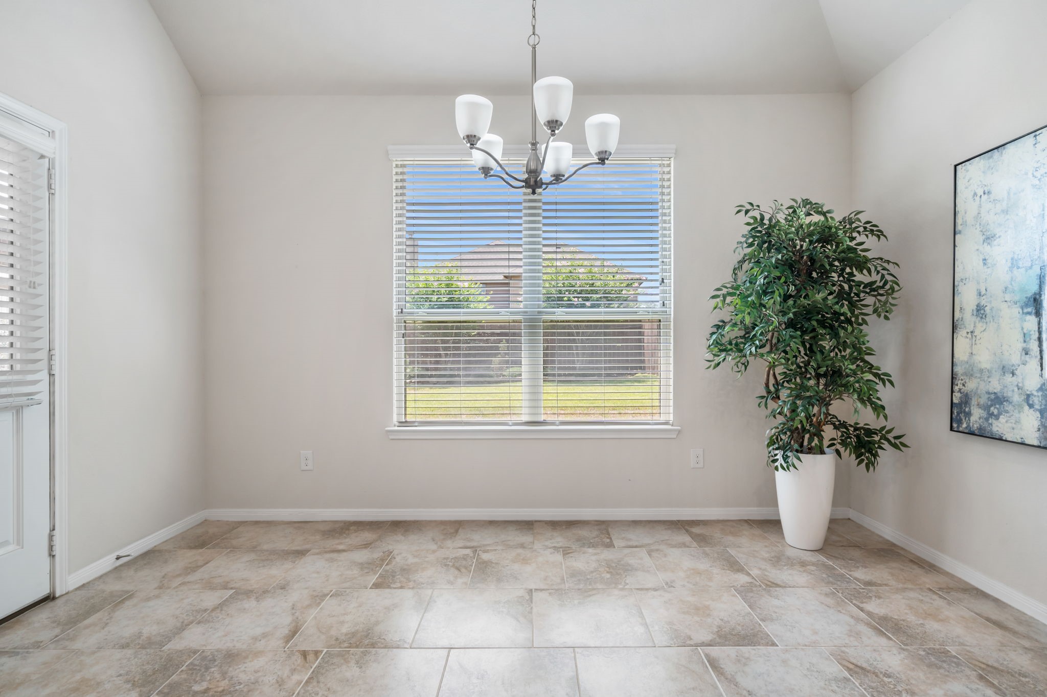 1527 Holly Chase Court Property Photo 14