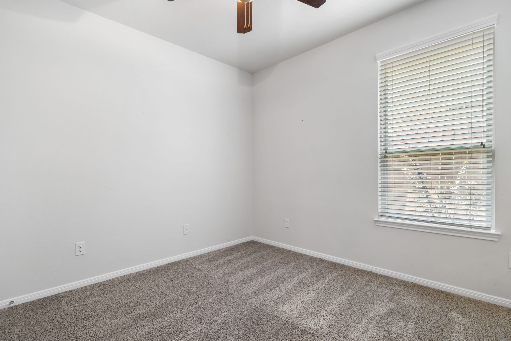 1527 Holly Chase Court Property Photo 20