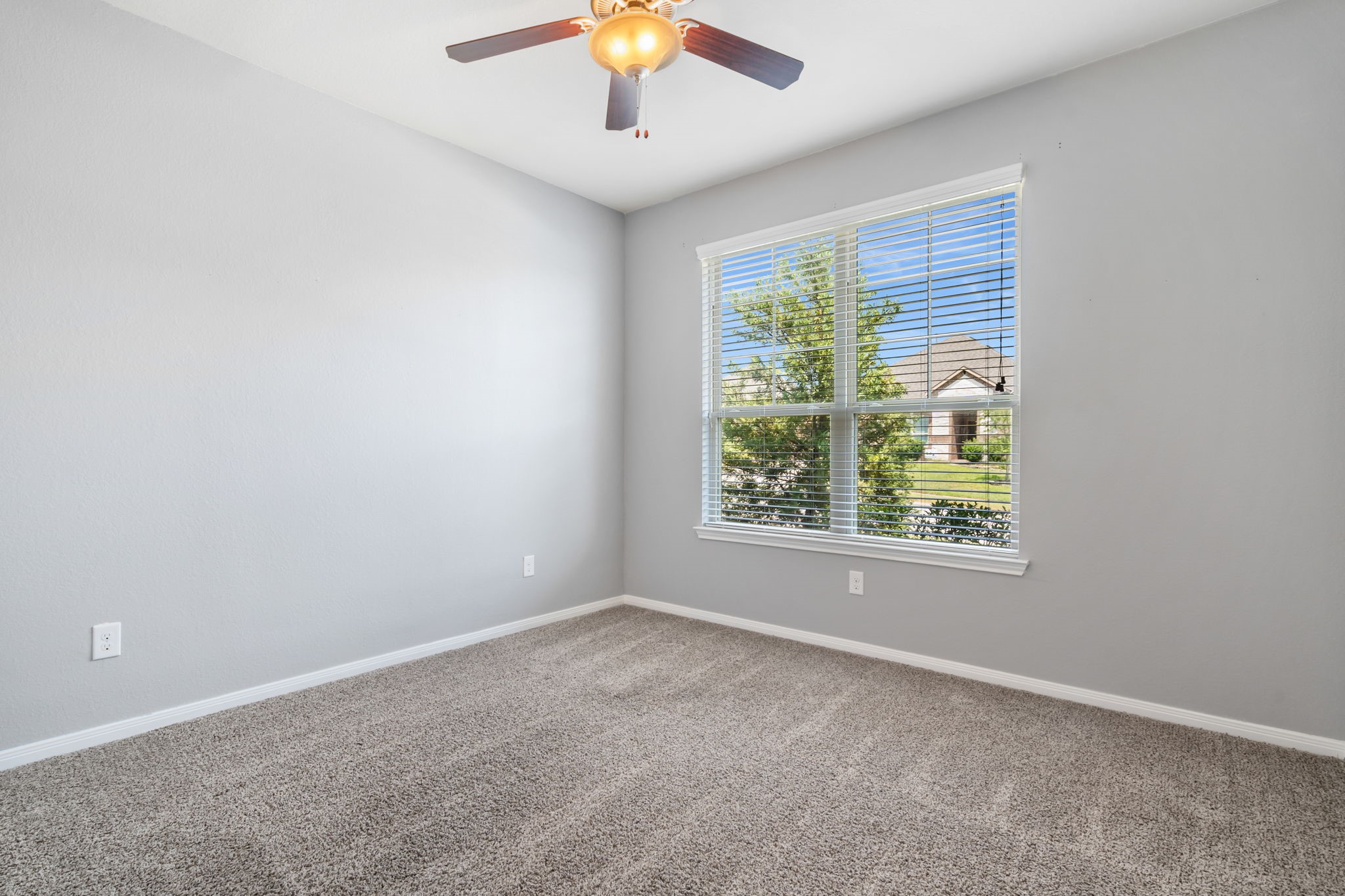 1527 Holly Chase Court Property Photo 21