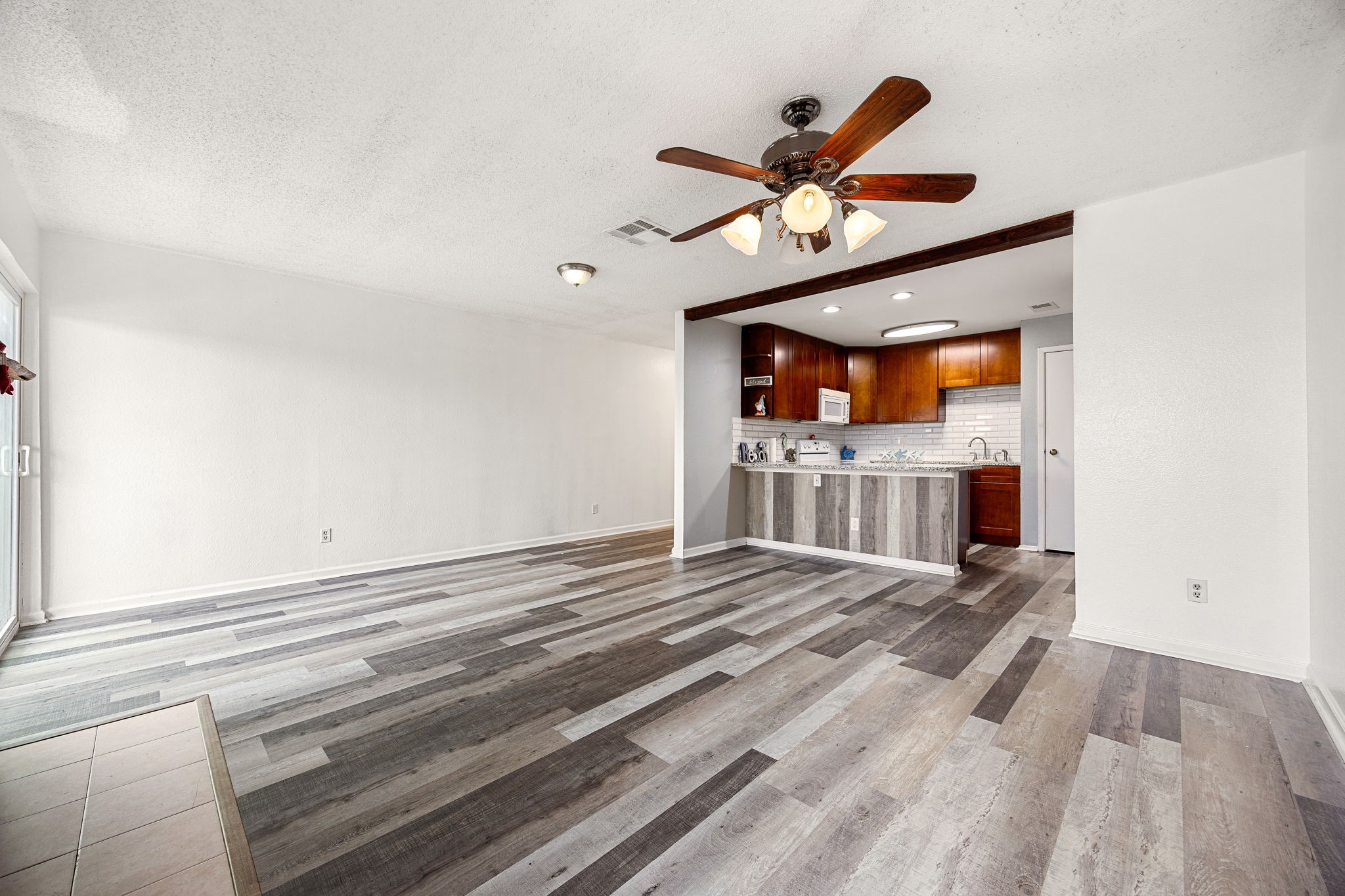 418 Garland Drive 231 Property Photo 4
