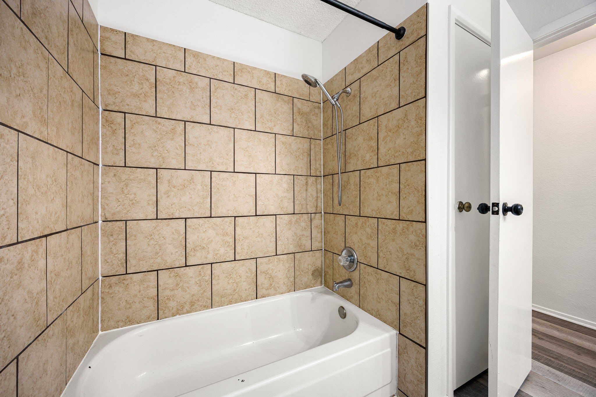 418 Garland Drive 231 Property Photo 18