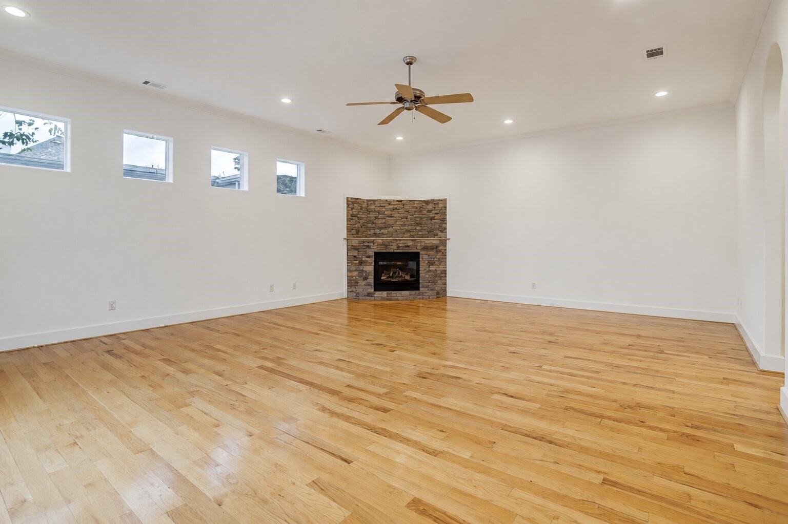 1412 Castle Court A Property Photo 7