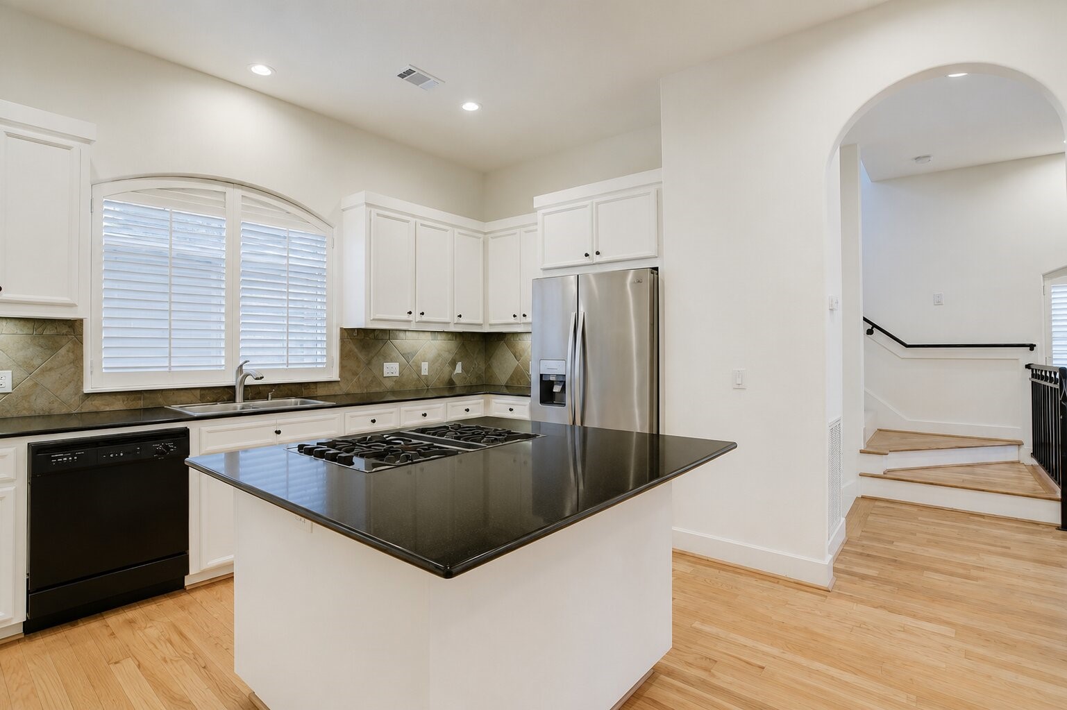 1412 Castle Court A Property Photo 9