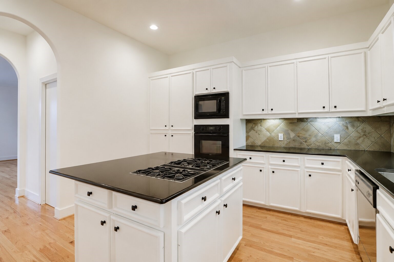 1412 Castle Court A Property Photo 11