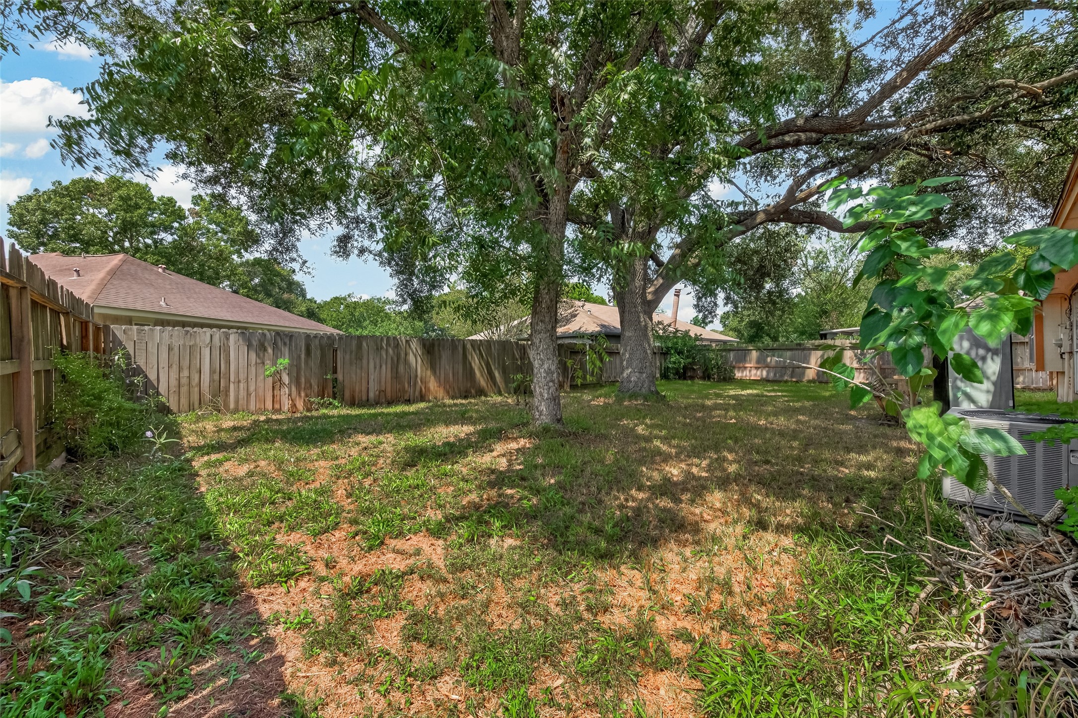 6423 Crakston Street Property Photo 2