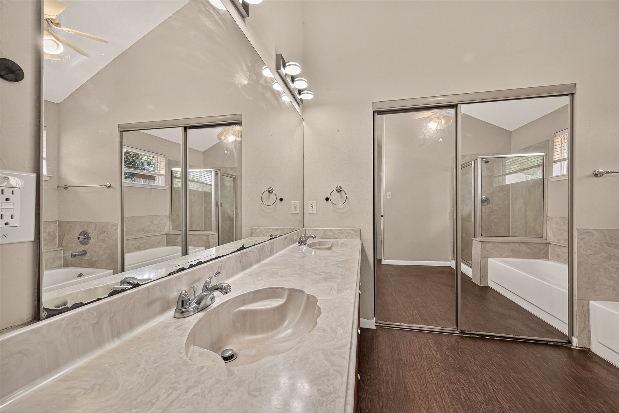 6423 Crakston Street Property Photo 11