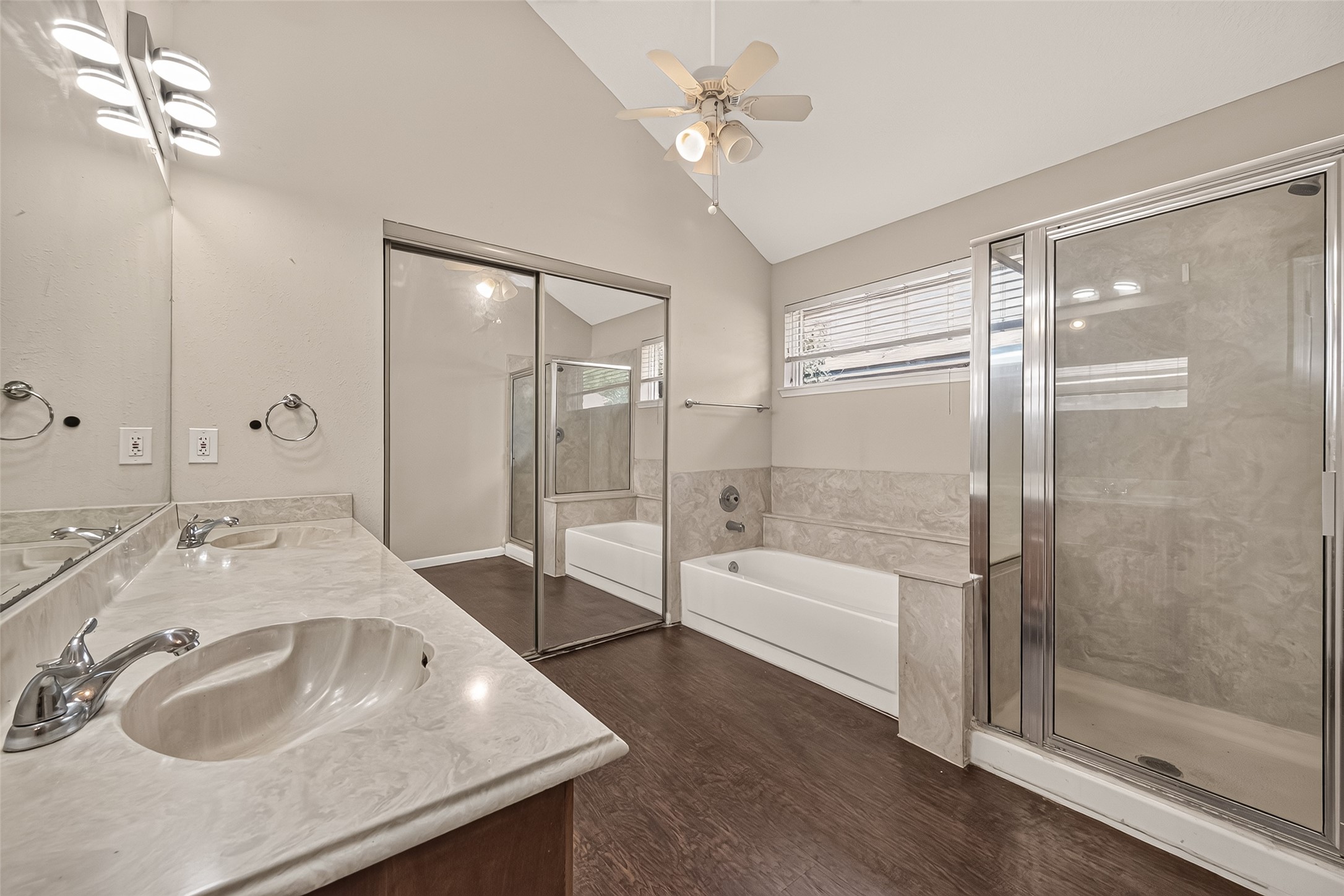 6423 Crakston Street Property Photo 12