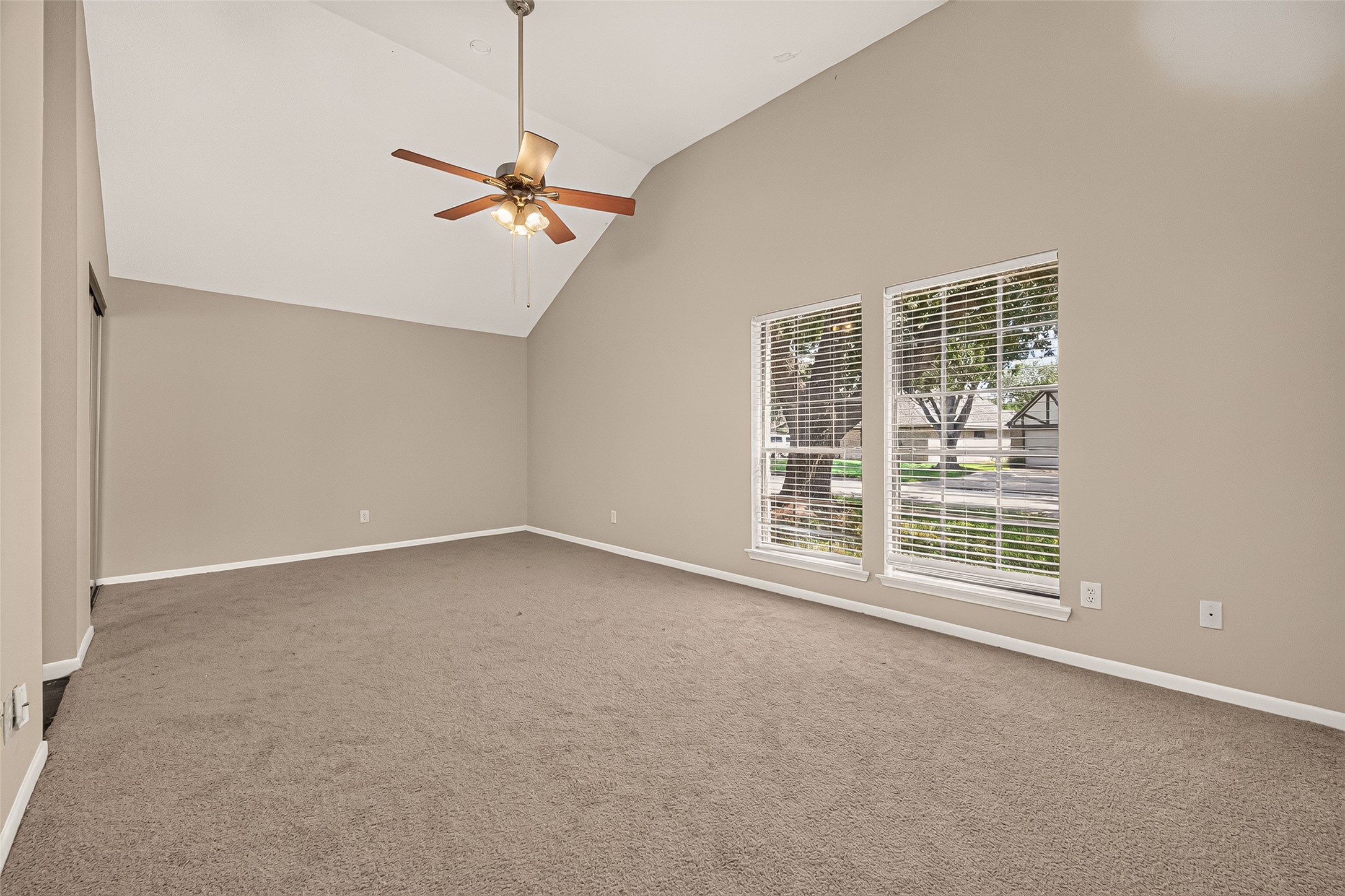6423 Crakston Street Property Photo 15