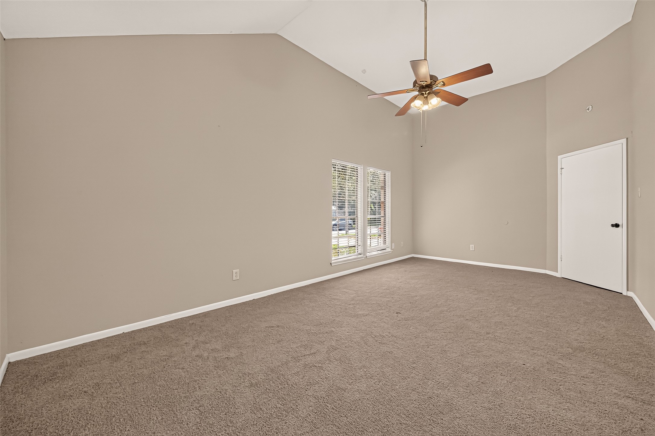 6423 Crakston Street Property Photo 16