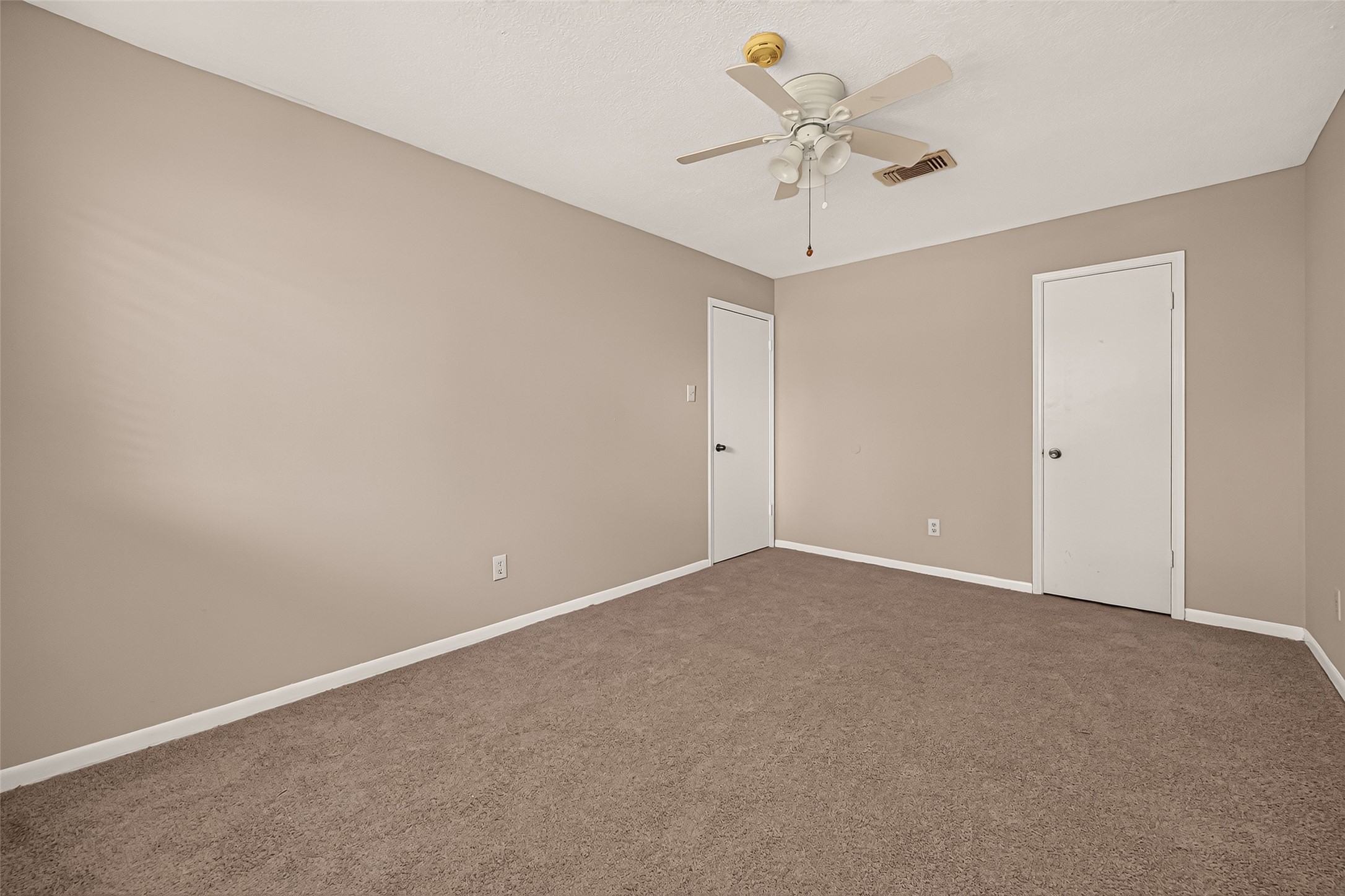 6423 Crakston Street Property Photo 20