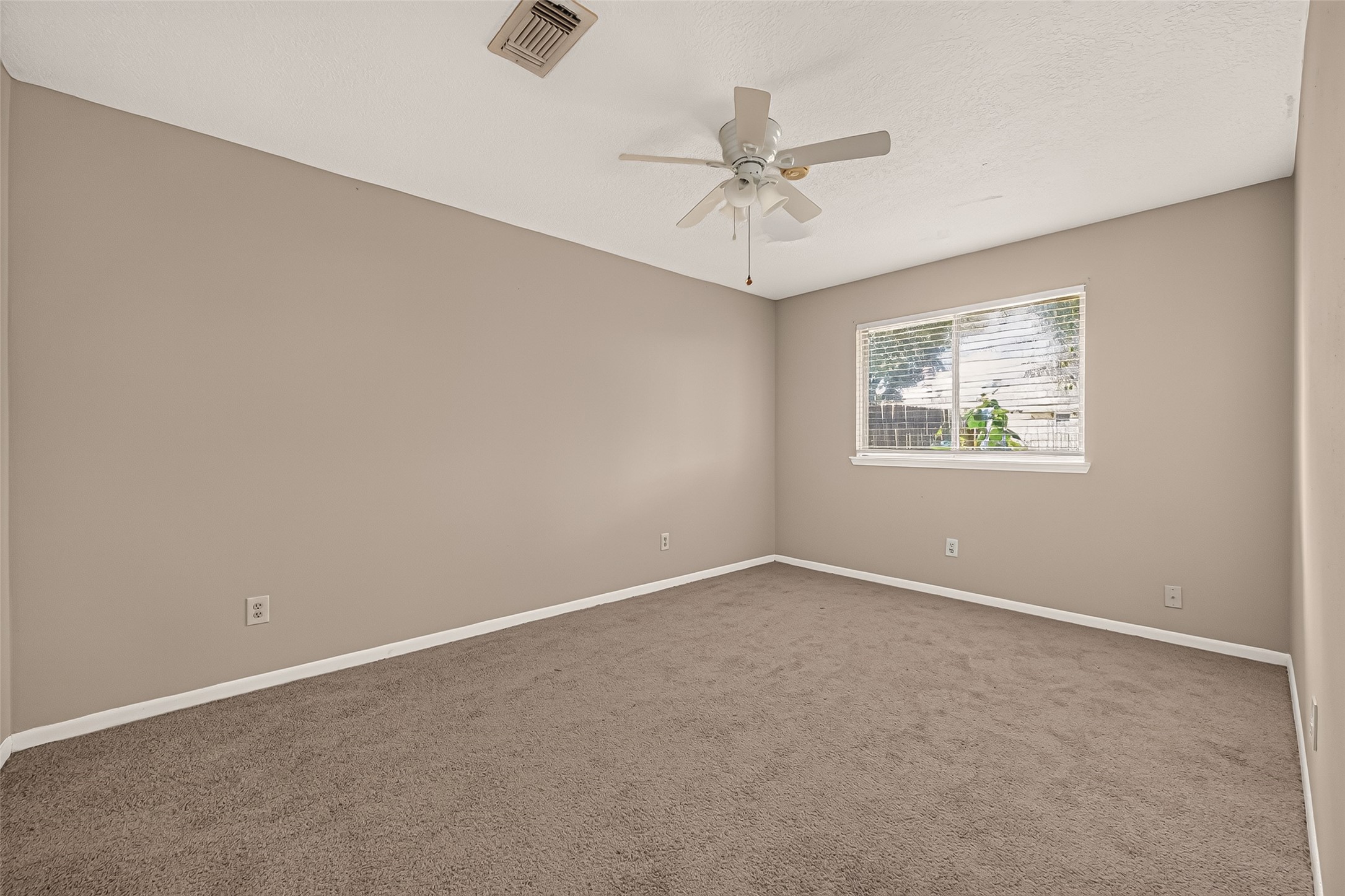 6423 Crakston Street Property Photo 21