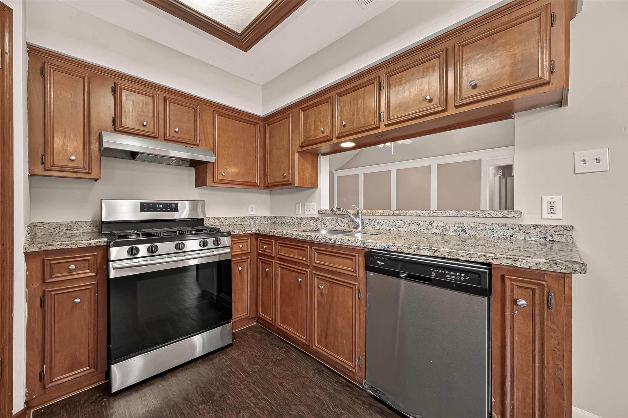 6423 Crakston Street Property Photo 29