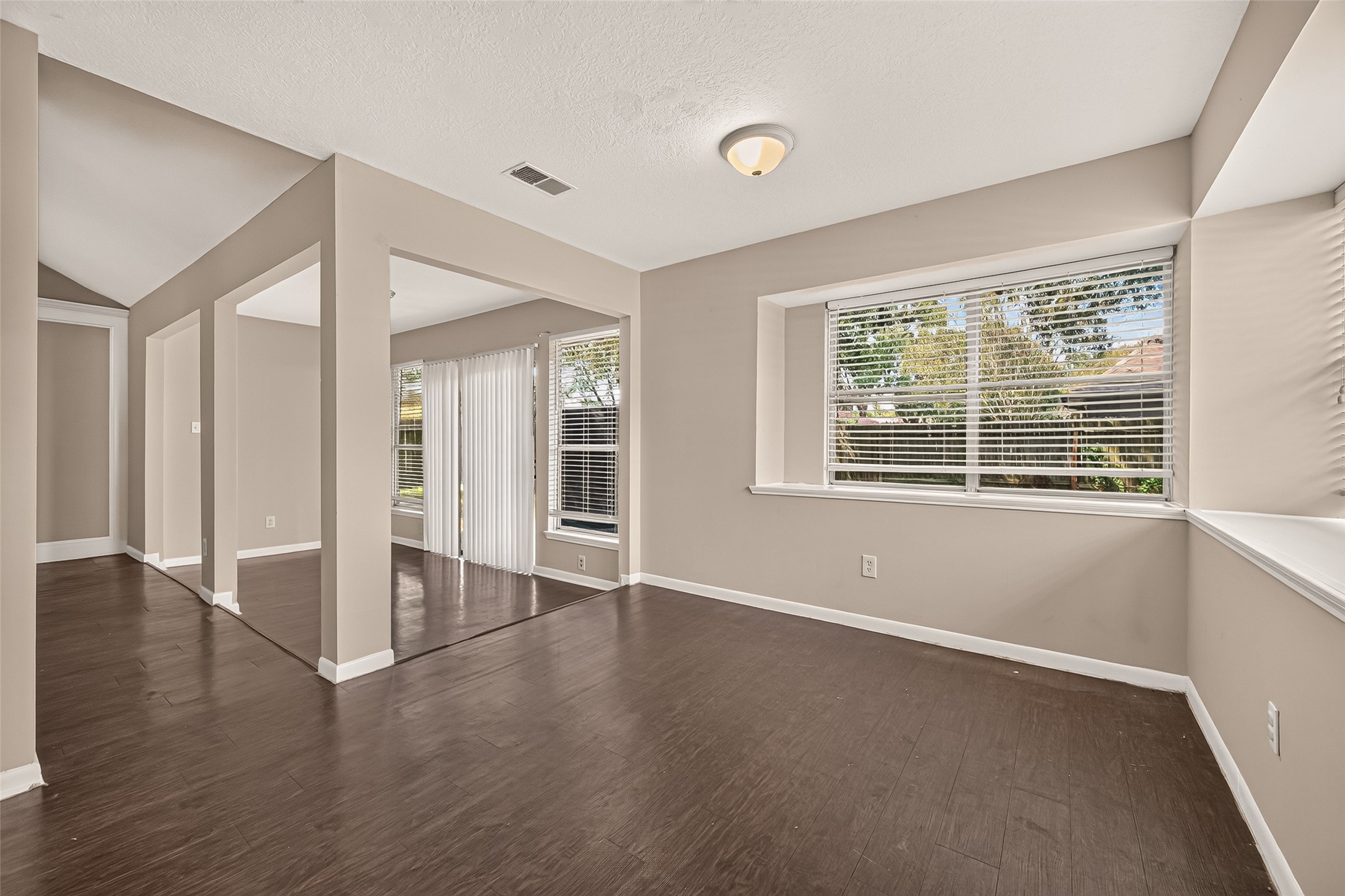 6423 Crakston Street Property Photo 30