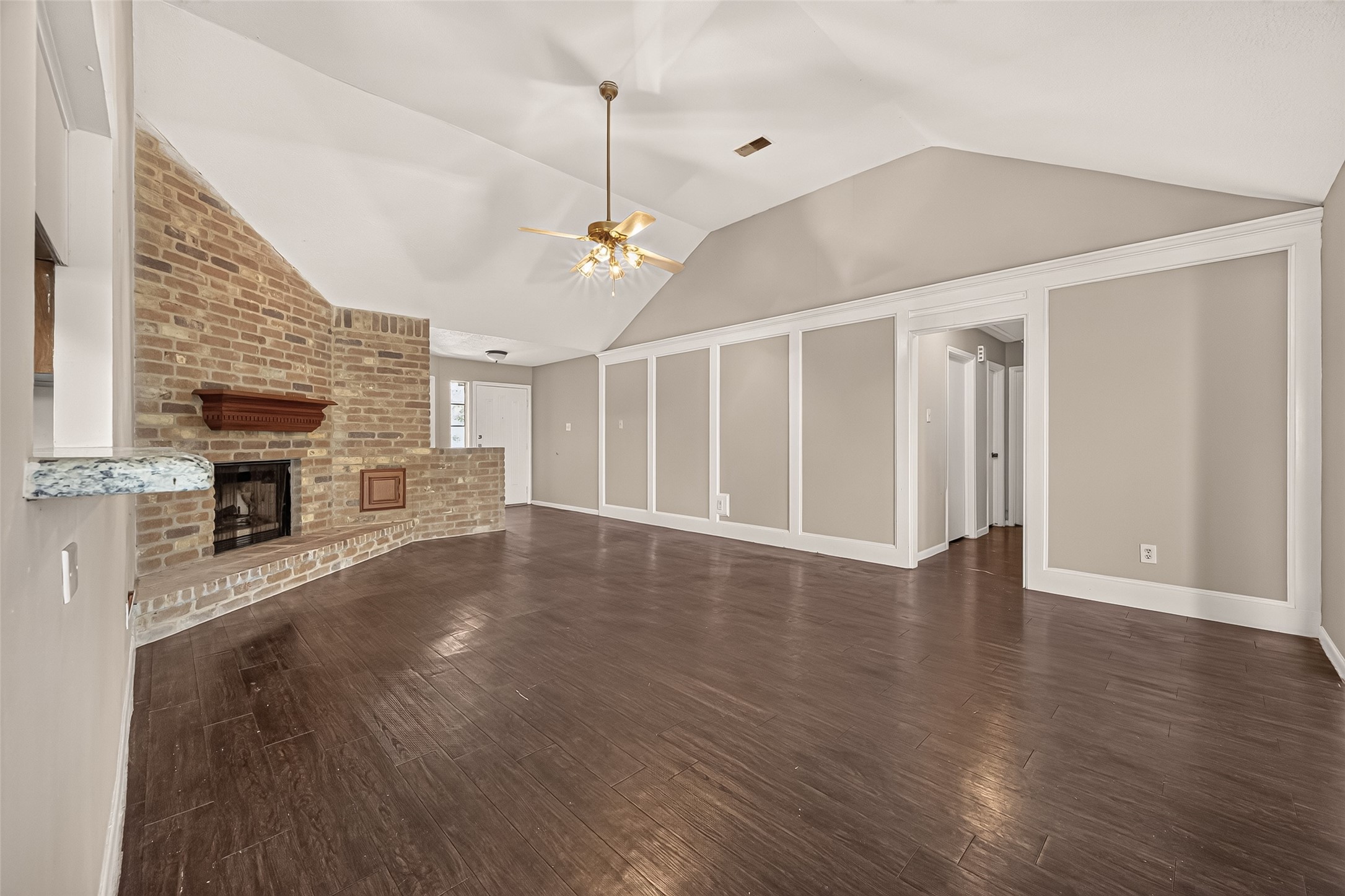 6423 Crakston Street Property Photo 34