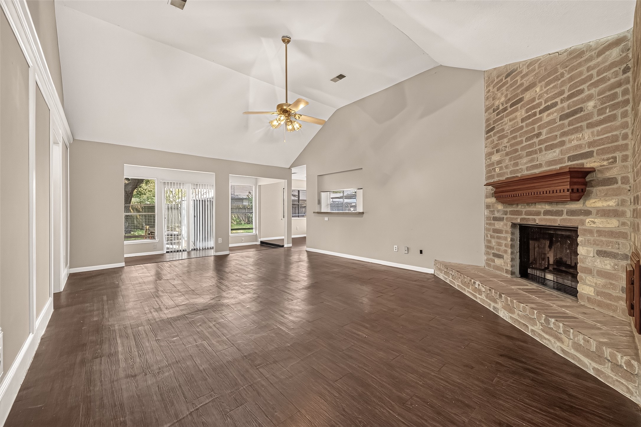 6423 Crakston Street Property Photo 36