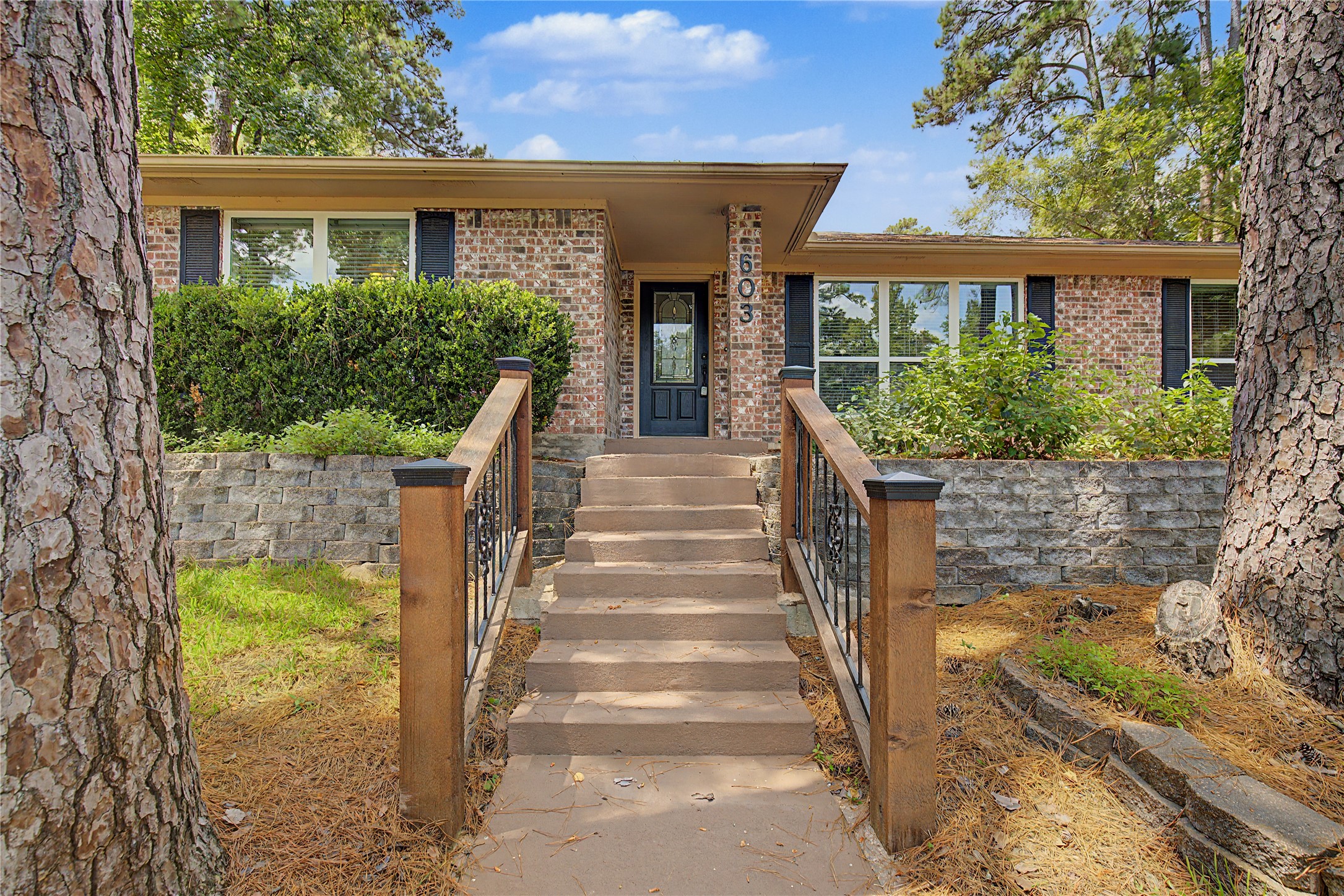 603 Hillcrest Drive Property Photo 1
