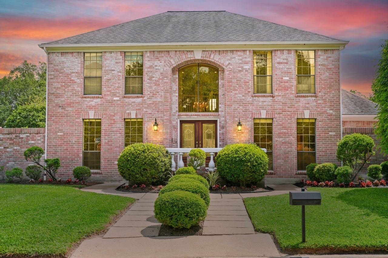 203 Laurel Springs Court Property Photo 2