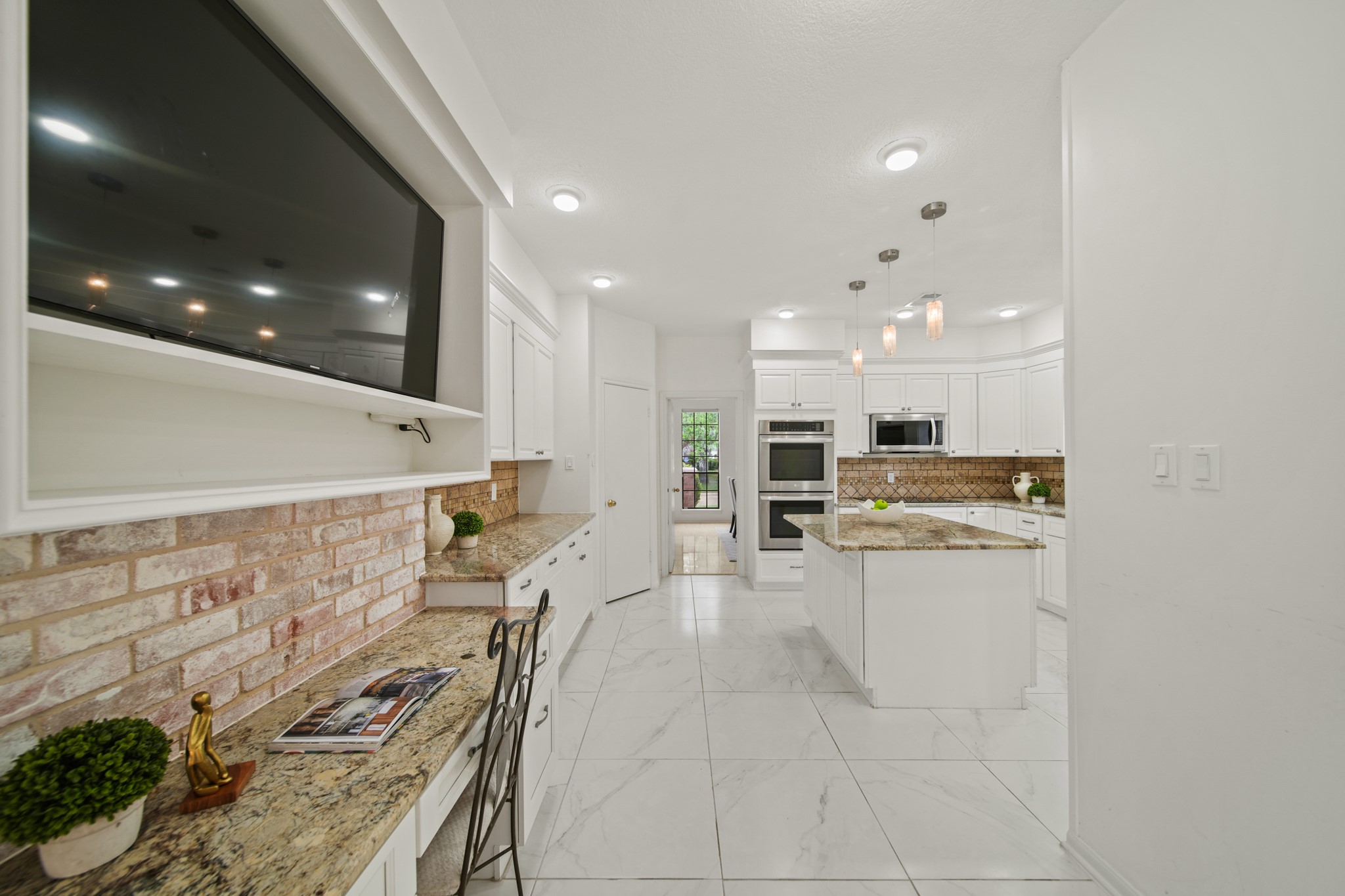 203 Laurel Springs Court Property Photo 9