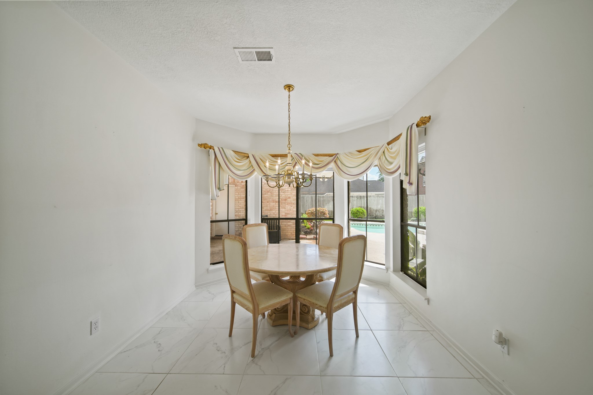 203 Laurel Springs Court Property Photo 12