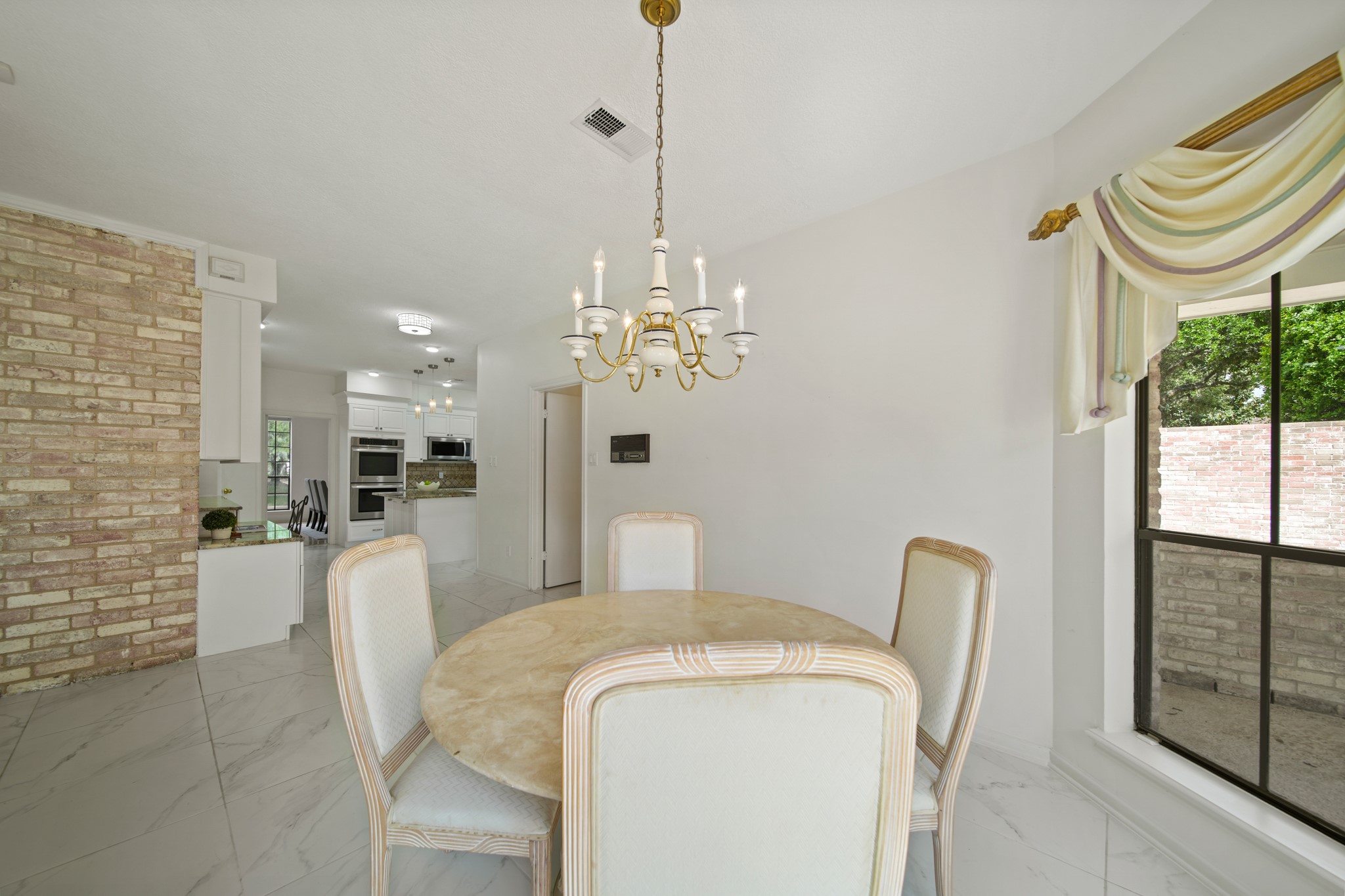 203 Laurel Springs Court Property Photo 13