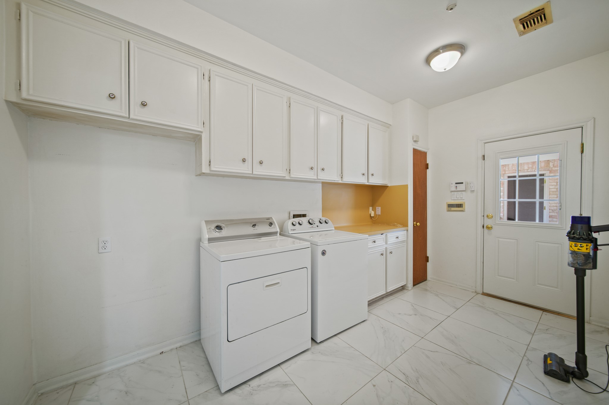 203 Laurel Springs Court Property Photo 36