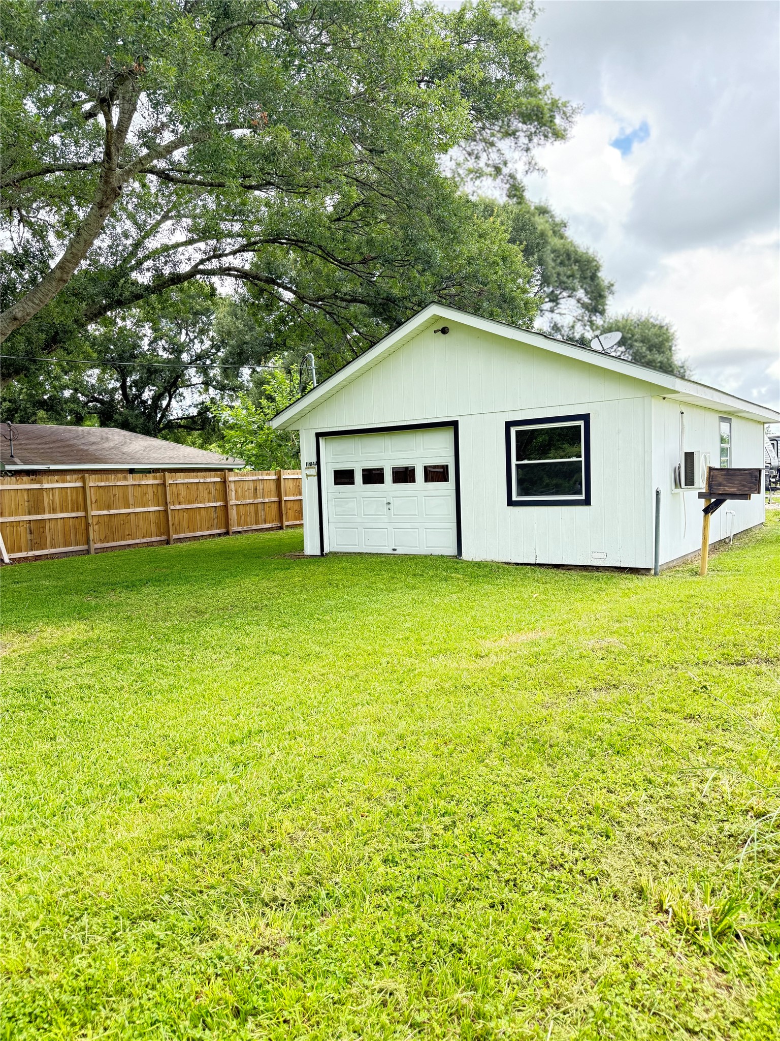 11414 Sralla Road A Property Photo 2