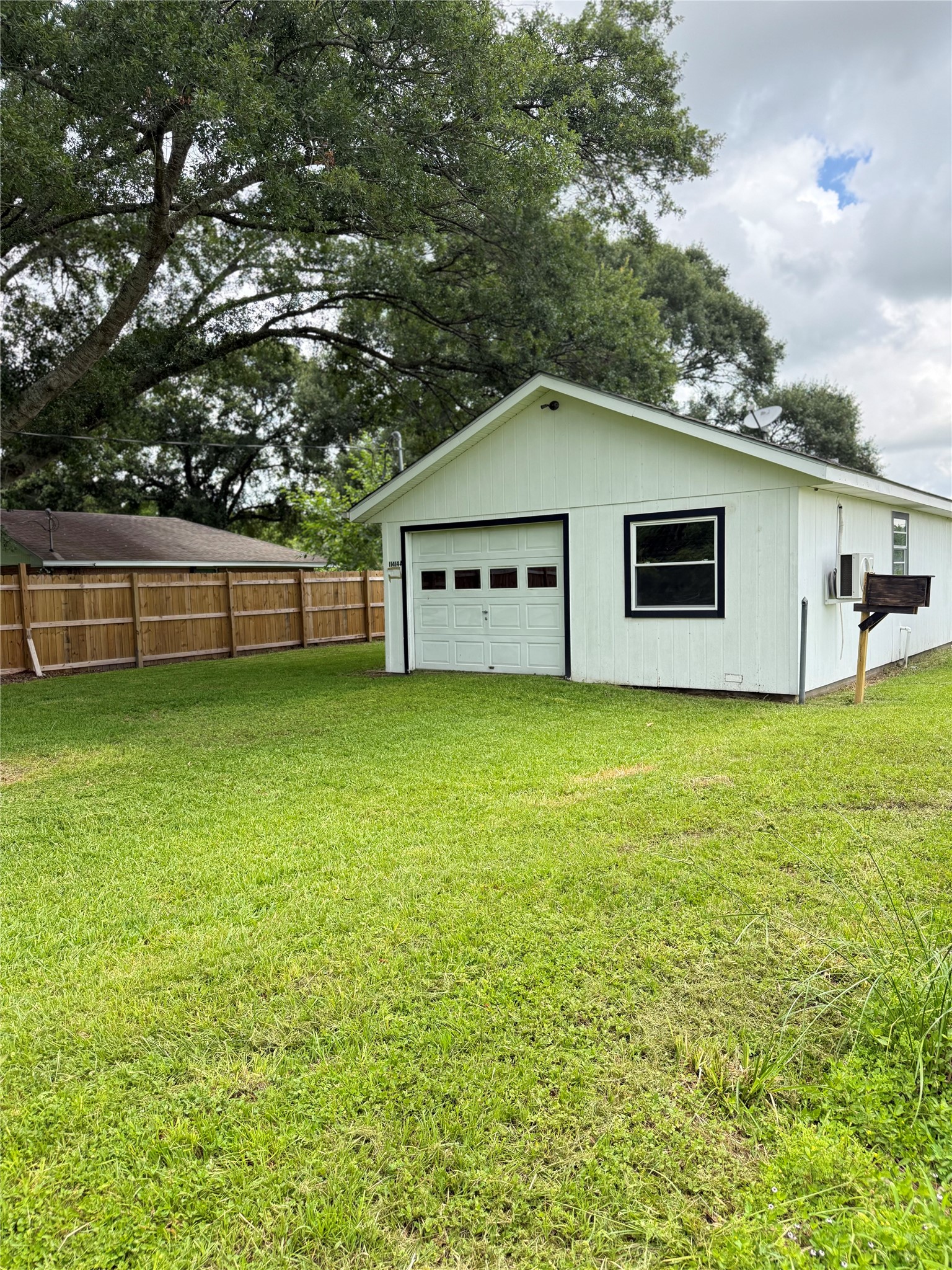 11414 Sralla Road A Property Photo 3