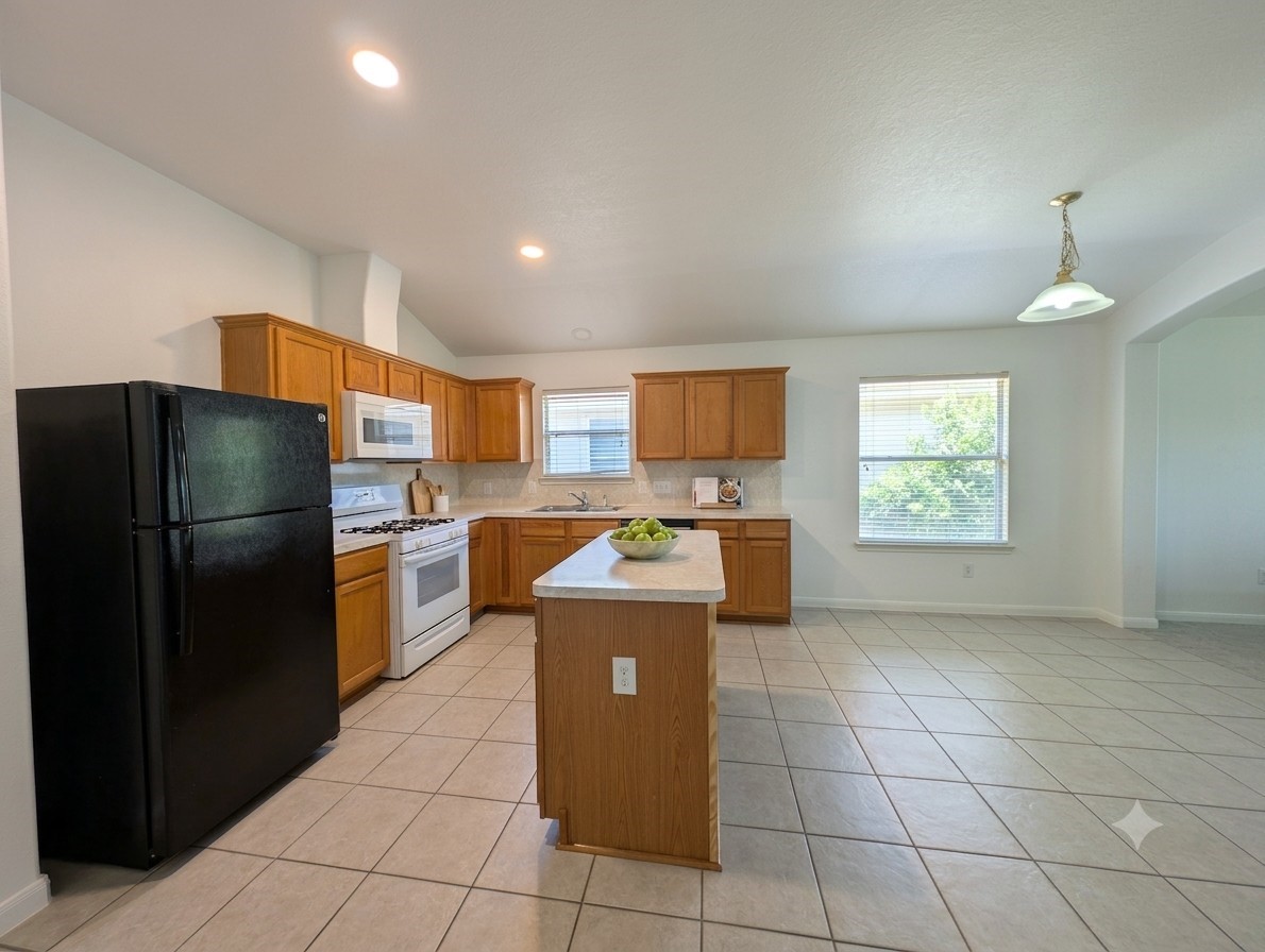 21530 Falvel Lake Drive Property Photo 8