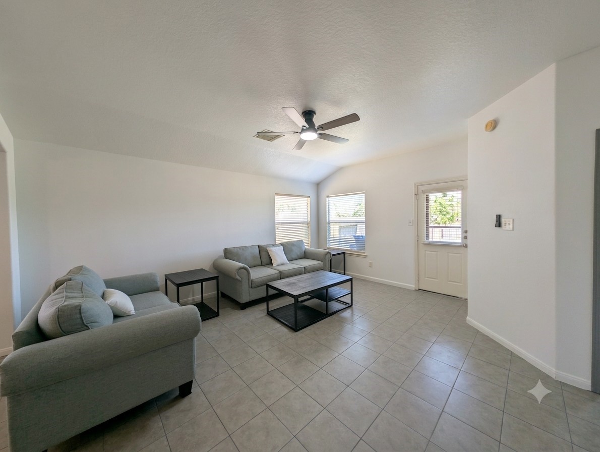 21530 Falvel Lake Drive Property Photo 9