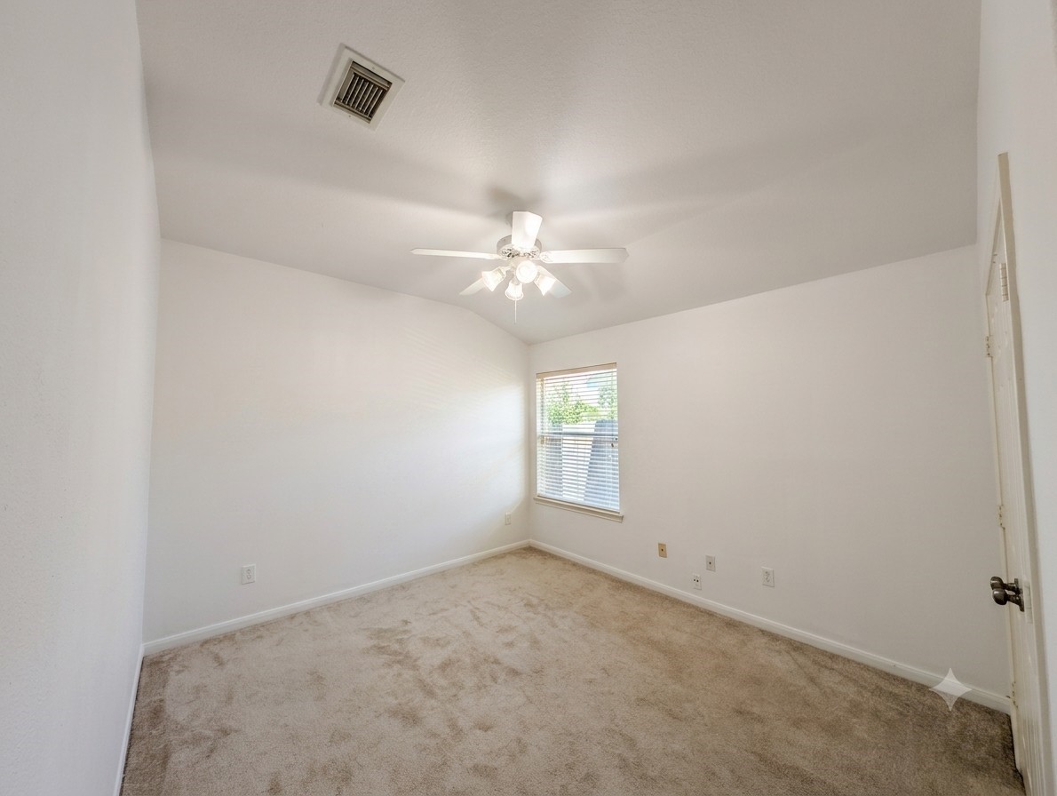 21530 Falvel Lake Drive Property Photo 15