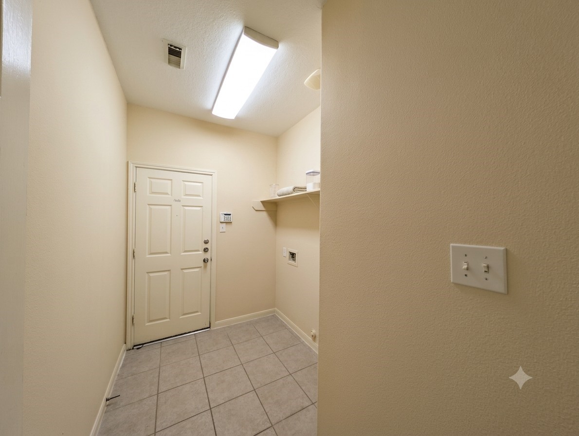 21530 Falvel Lake Drive Property Photo 17