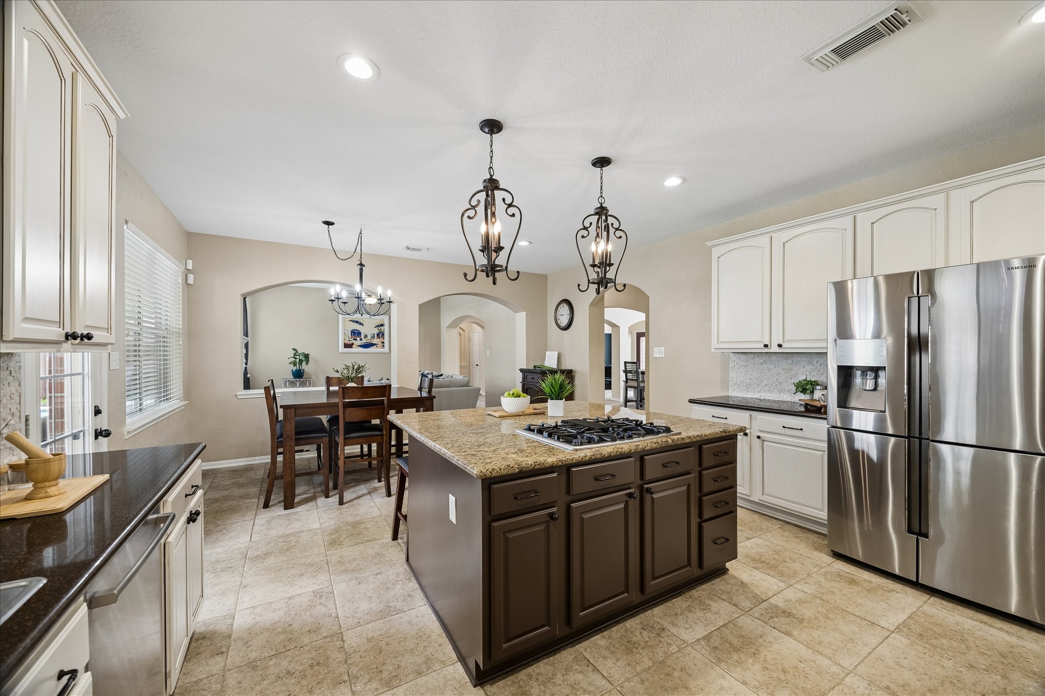 9122 Memorial Valley Drive Property Photo 14