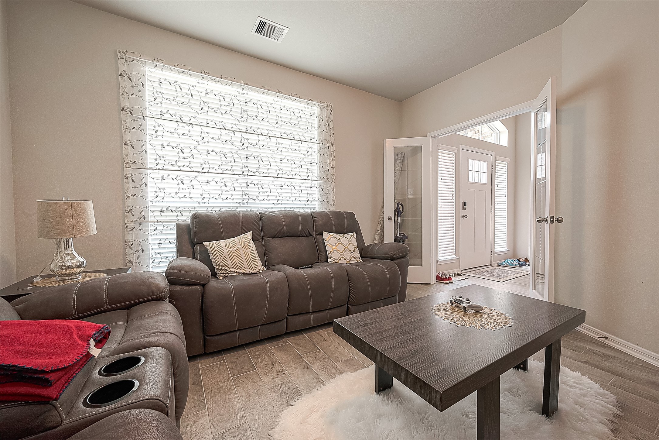 20607 Enrique Drive Property Photo 6