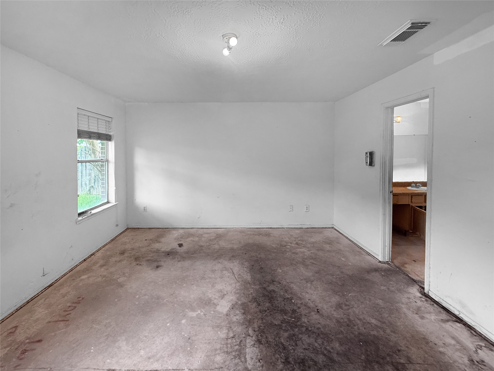13911 Honey Bee Court Property Photo 11