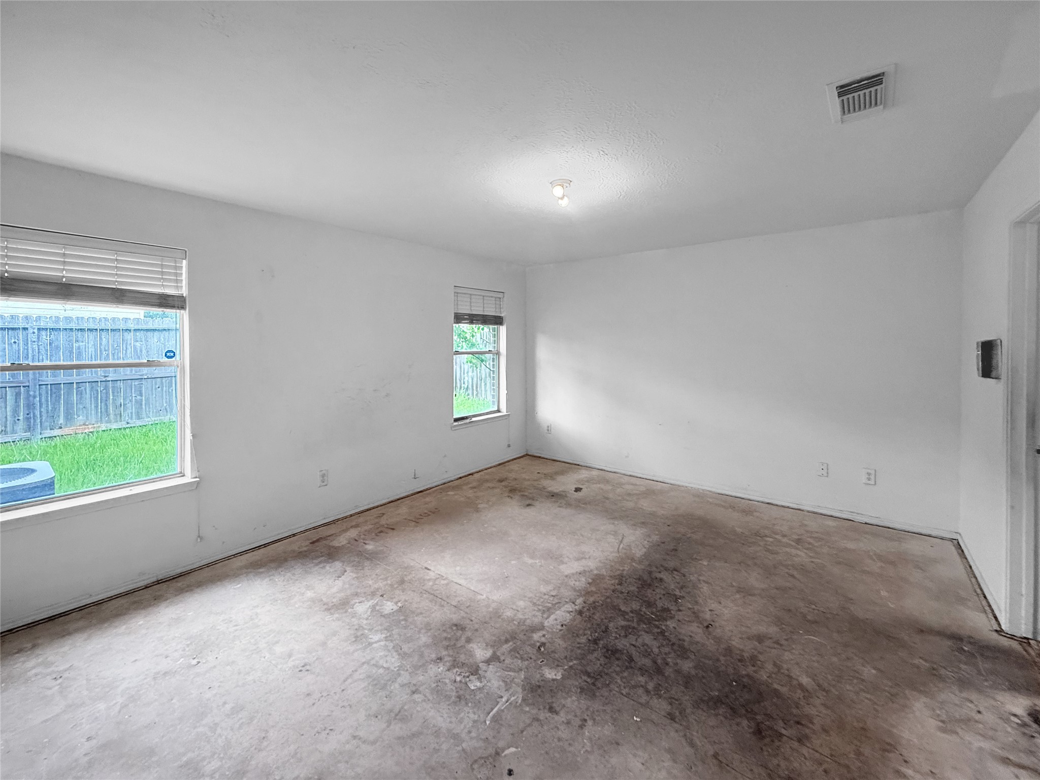 13911 Honey Bee Court Property Photo 12