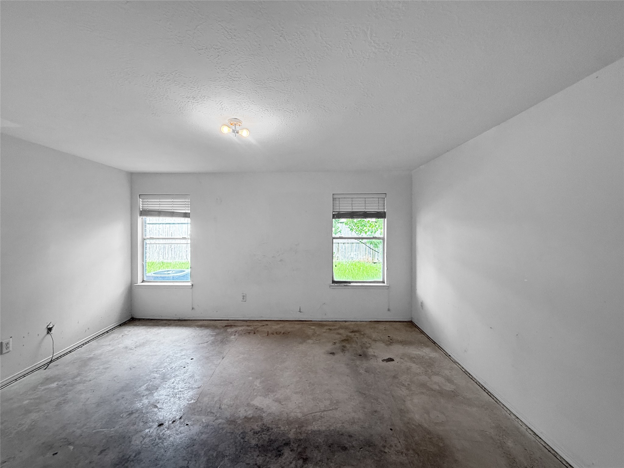 13911 Honey Bee Court Property Photo 17