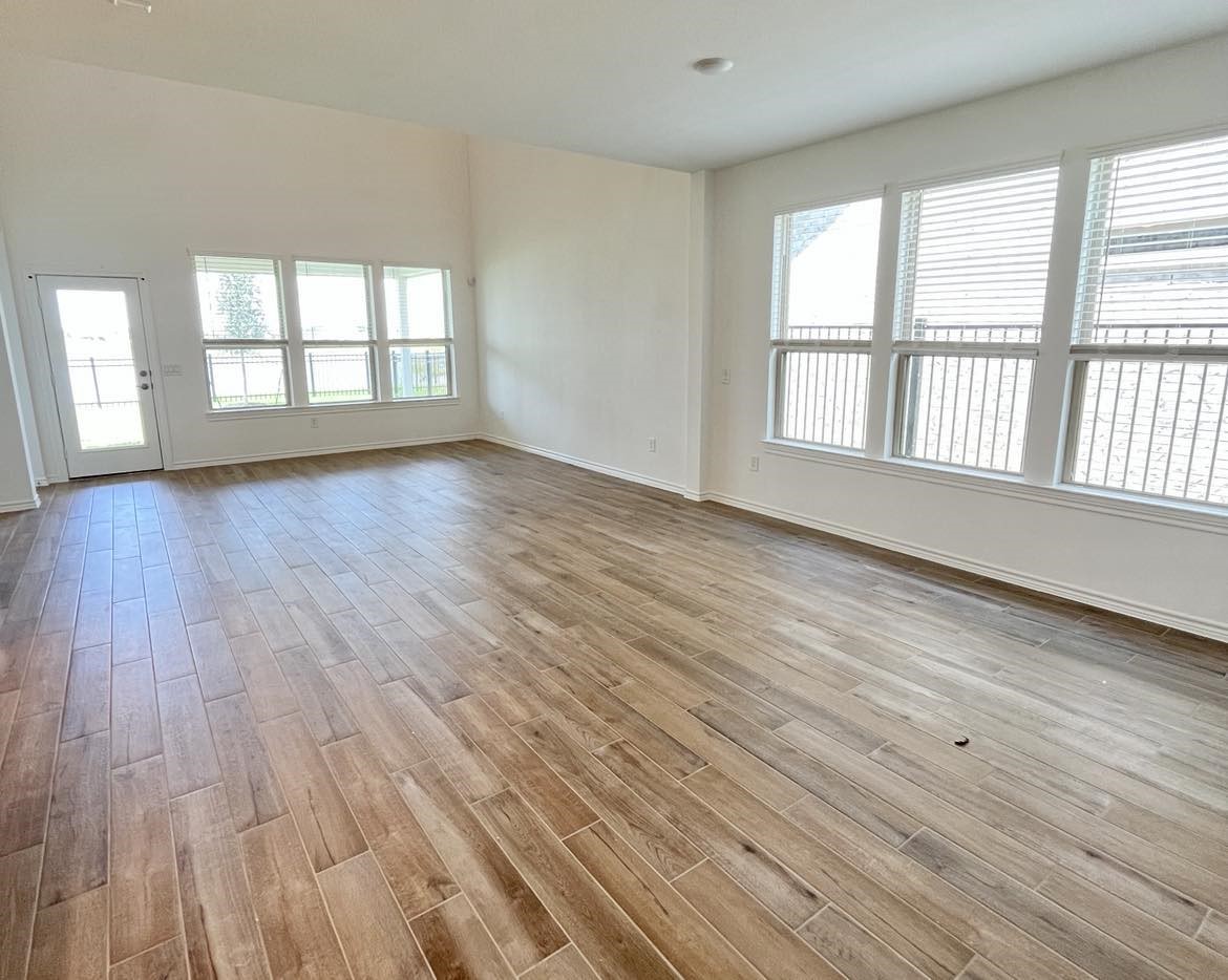1337 Grass Bend Dr Property Photo 4