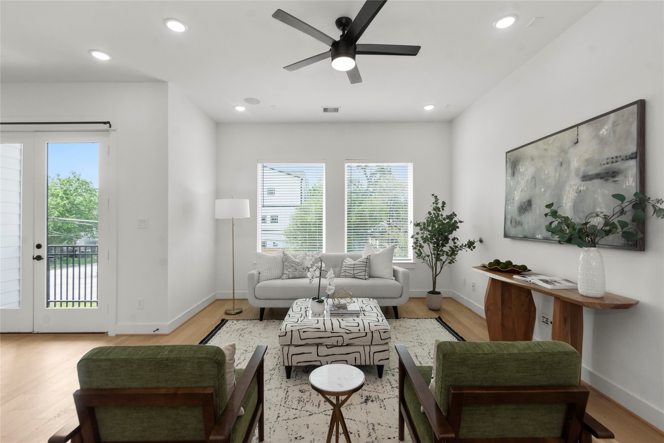 3013 Nagle Street Property Photo 2