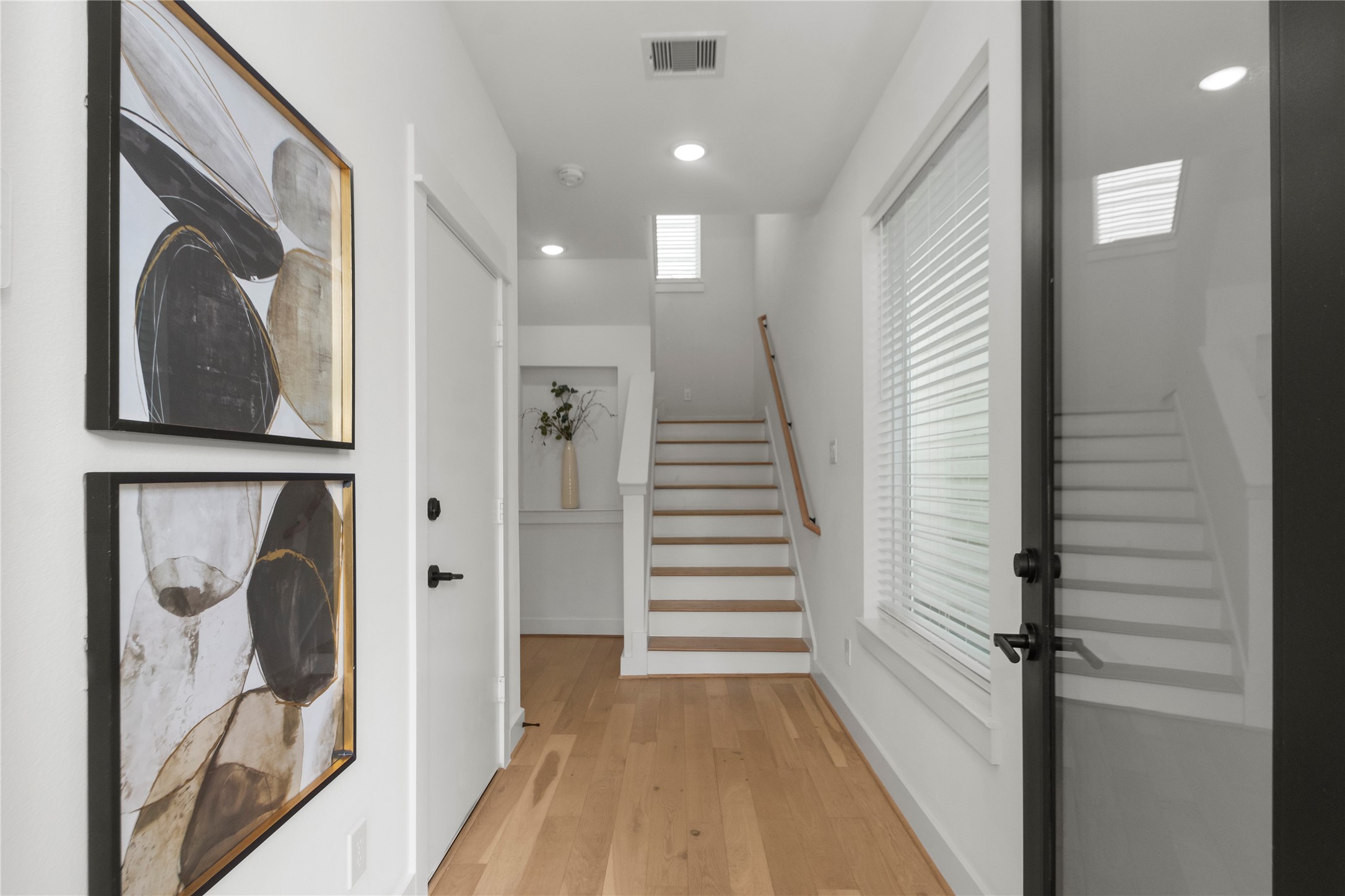 3013 Nagle Street Property Photo 5