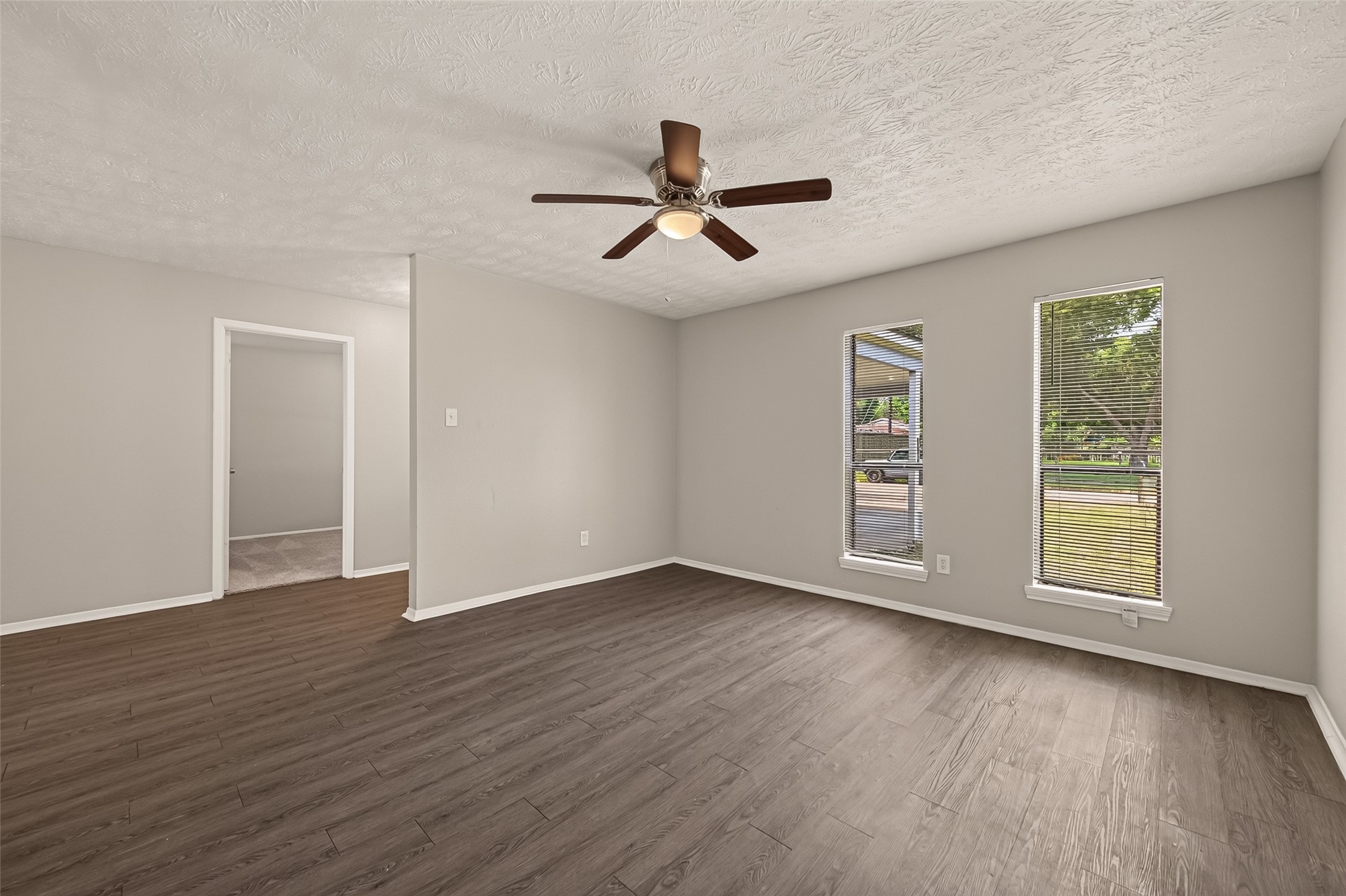 4608 W Jasmine Street Property Photo 3