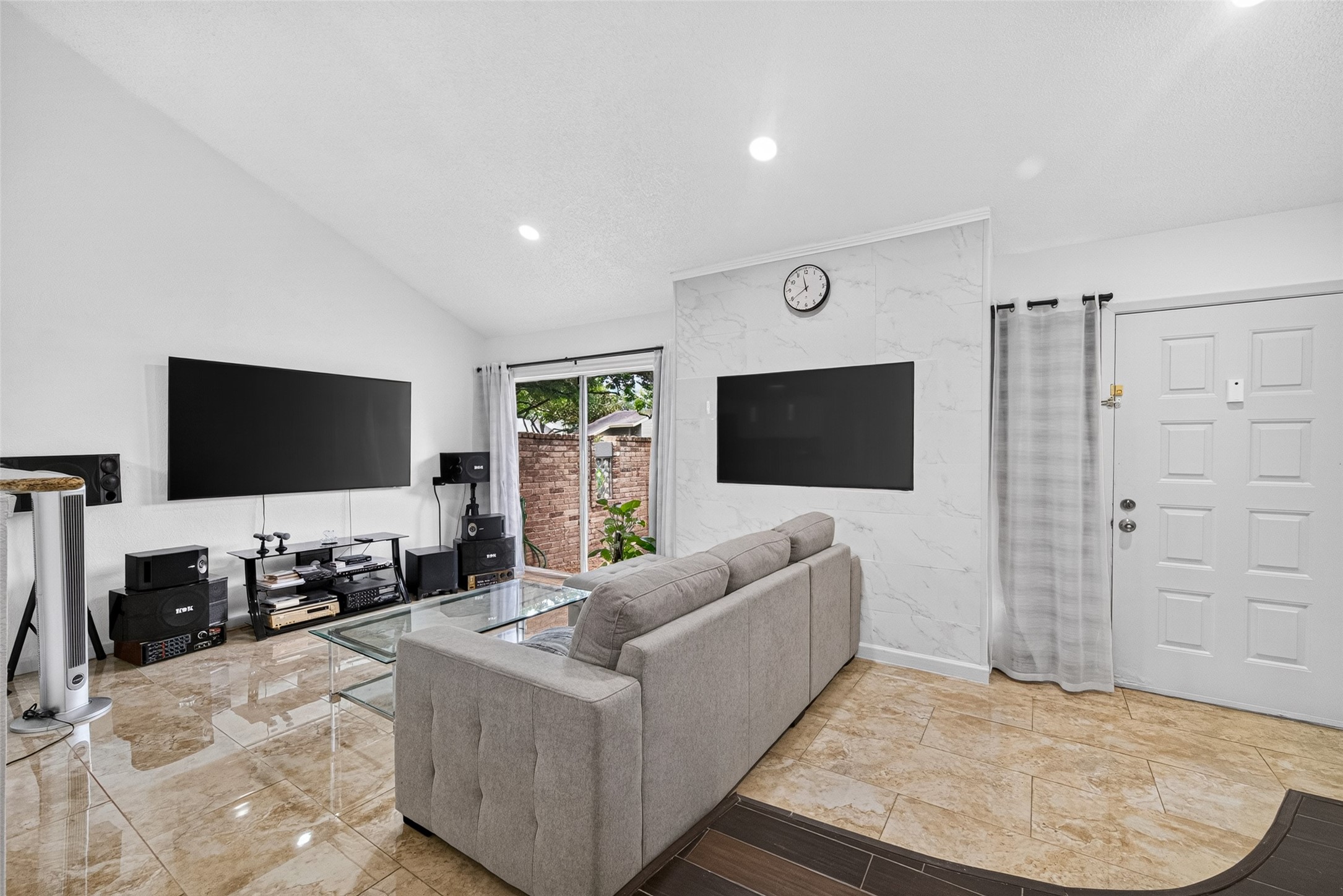 13025 Leader Street Property Photo 9