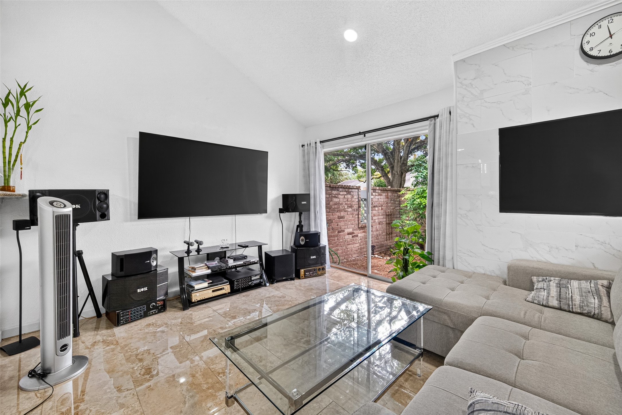 13025 Leader Street Property Photo 13