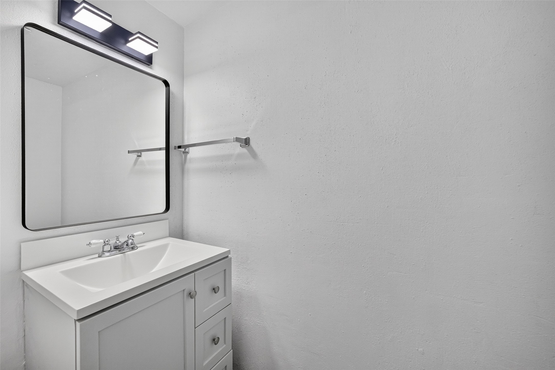 13025 Leader Street Property Photo 23
