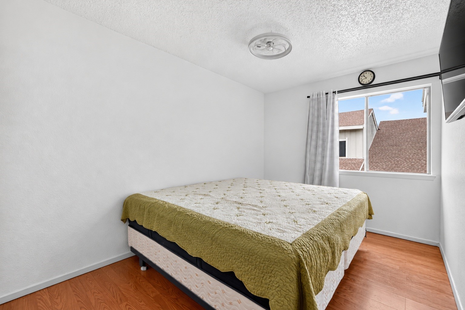 13025 Leader Street Property Photo 24