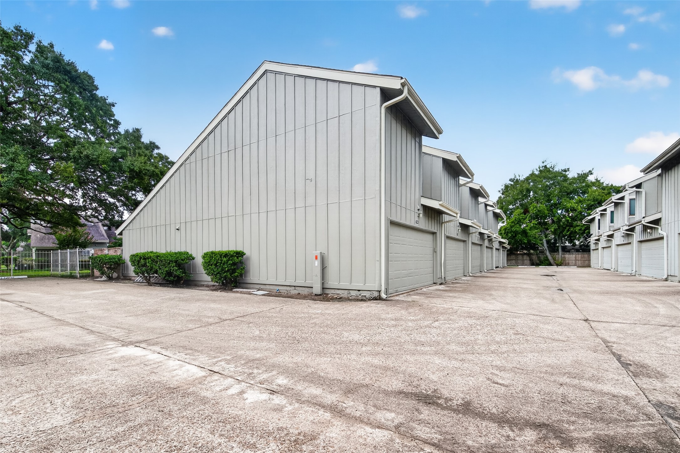 13025 Leader Street Property Photo 36