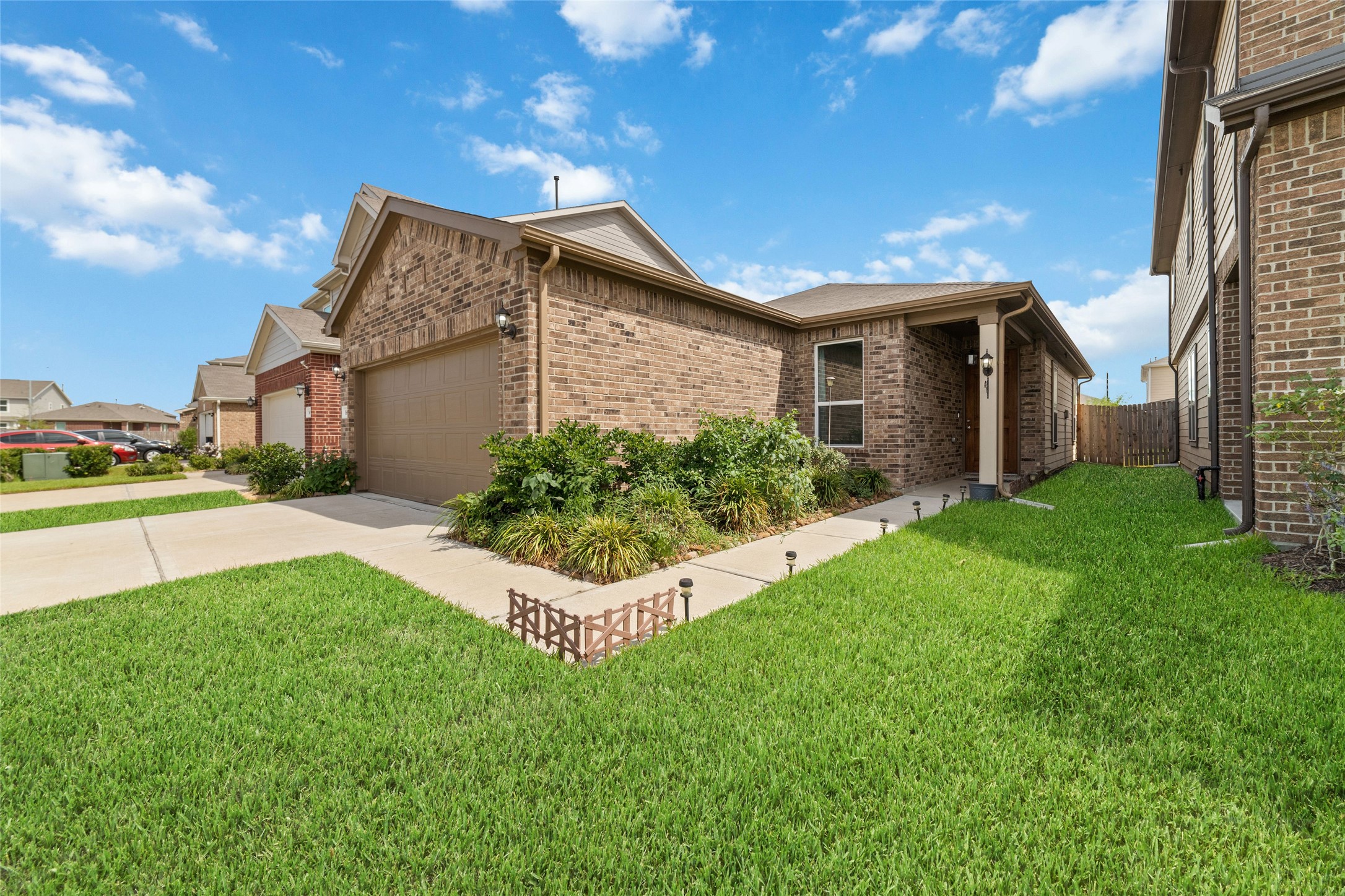 16615 Chill Brook Drive Property Photo 3