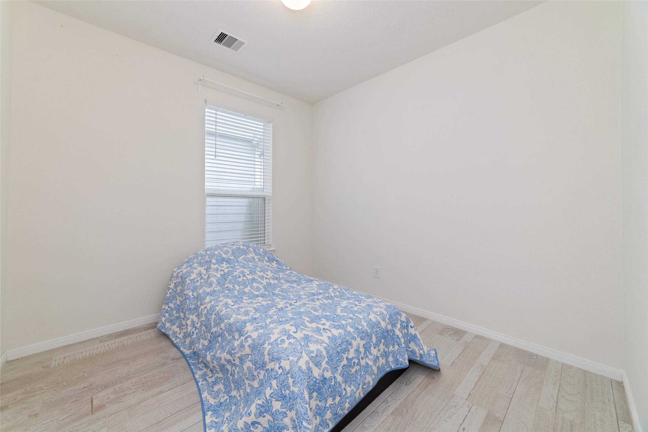 16615 Chill Brook Drive Property Photo 5