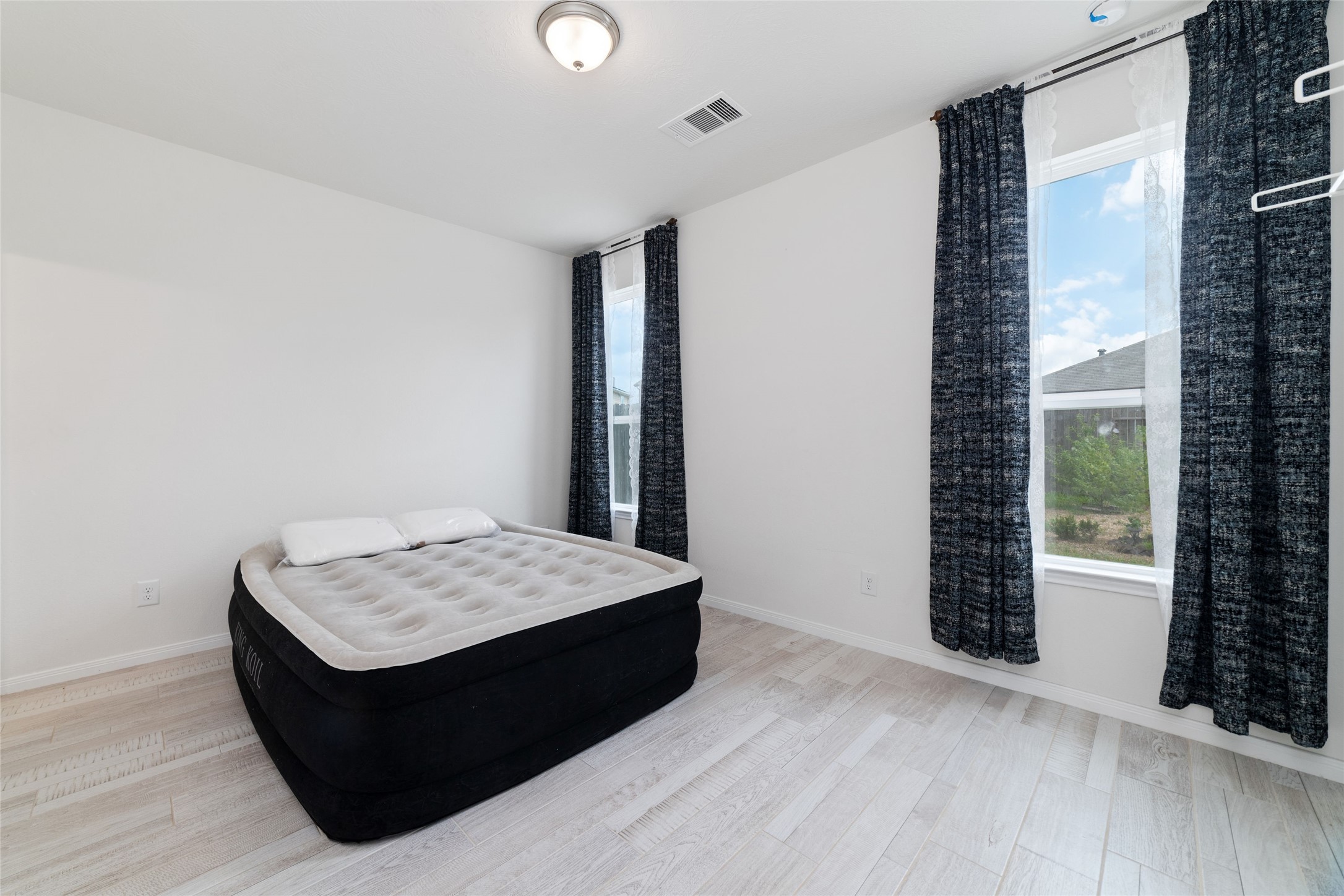 16615 Chill Brook Drive Property Photo 10