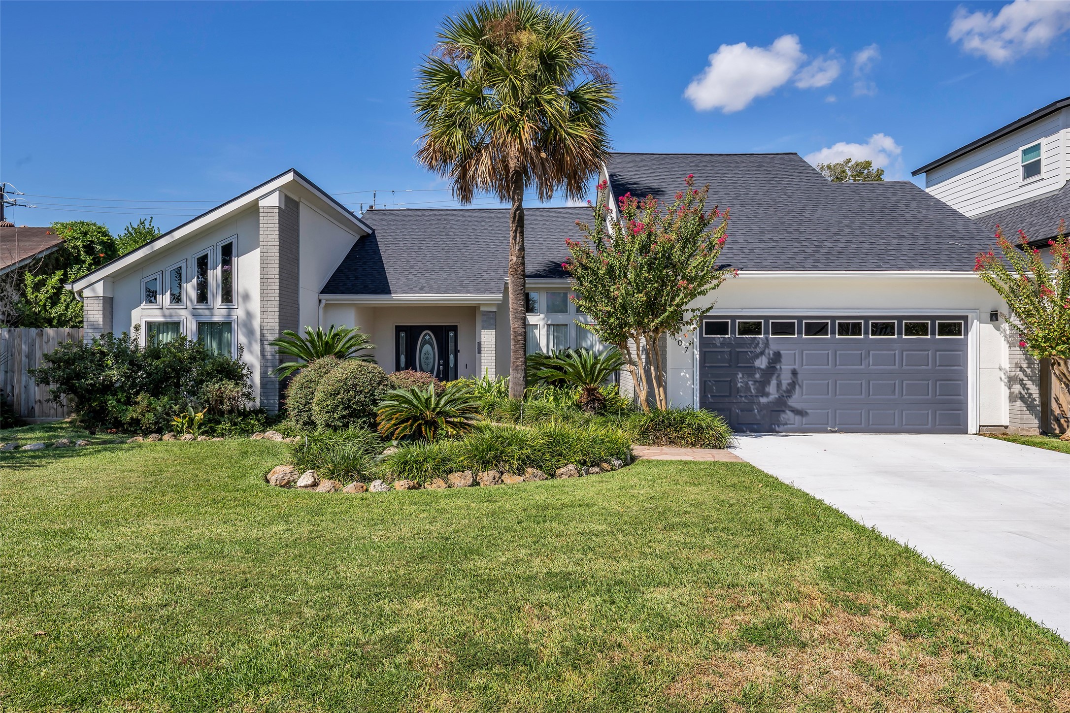 107 Shirleen Drive Property Photo 1